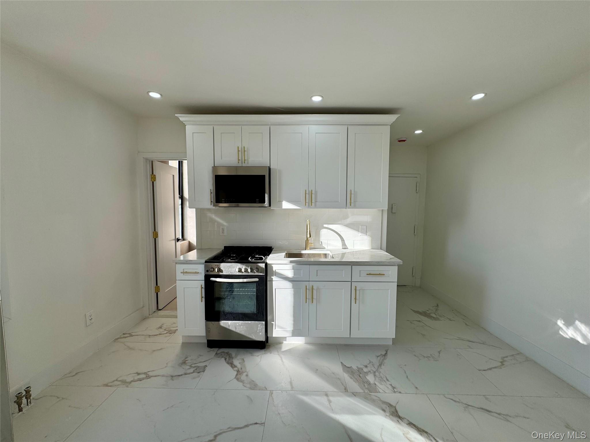 78-84 E Park Avenue
