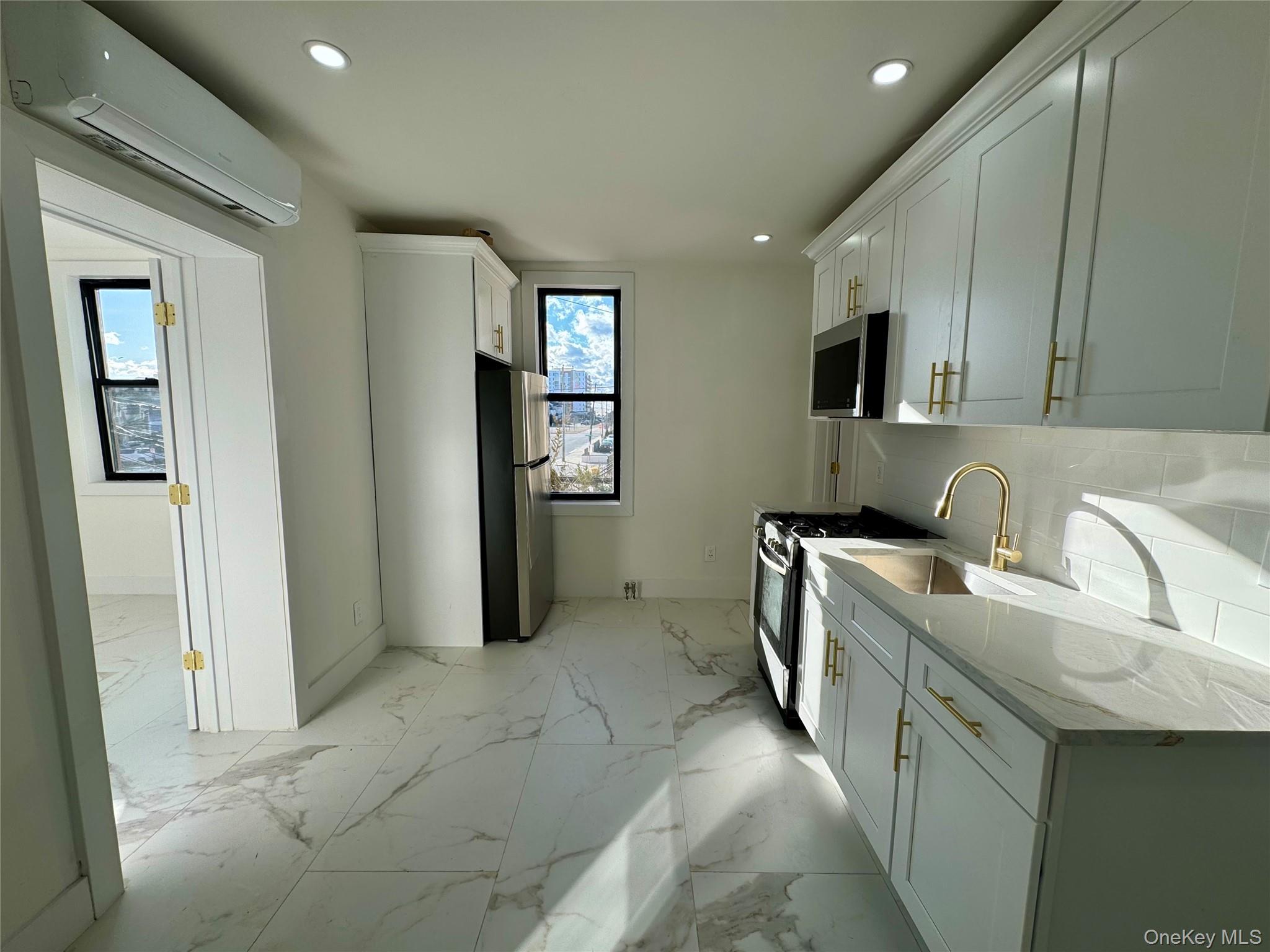 78-84 E Park Avenue