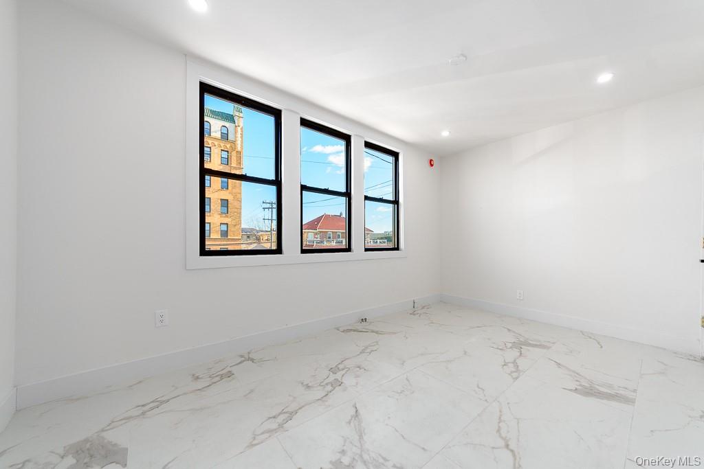 78-84 E Park Avenue