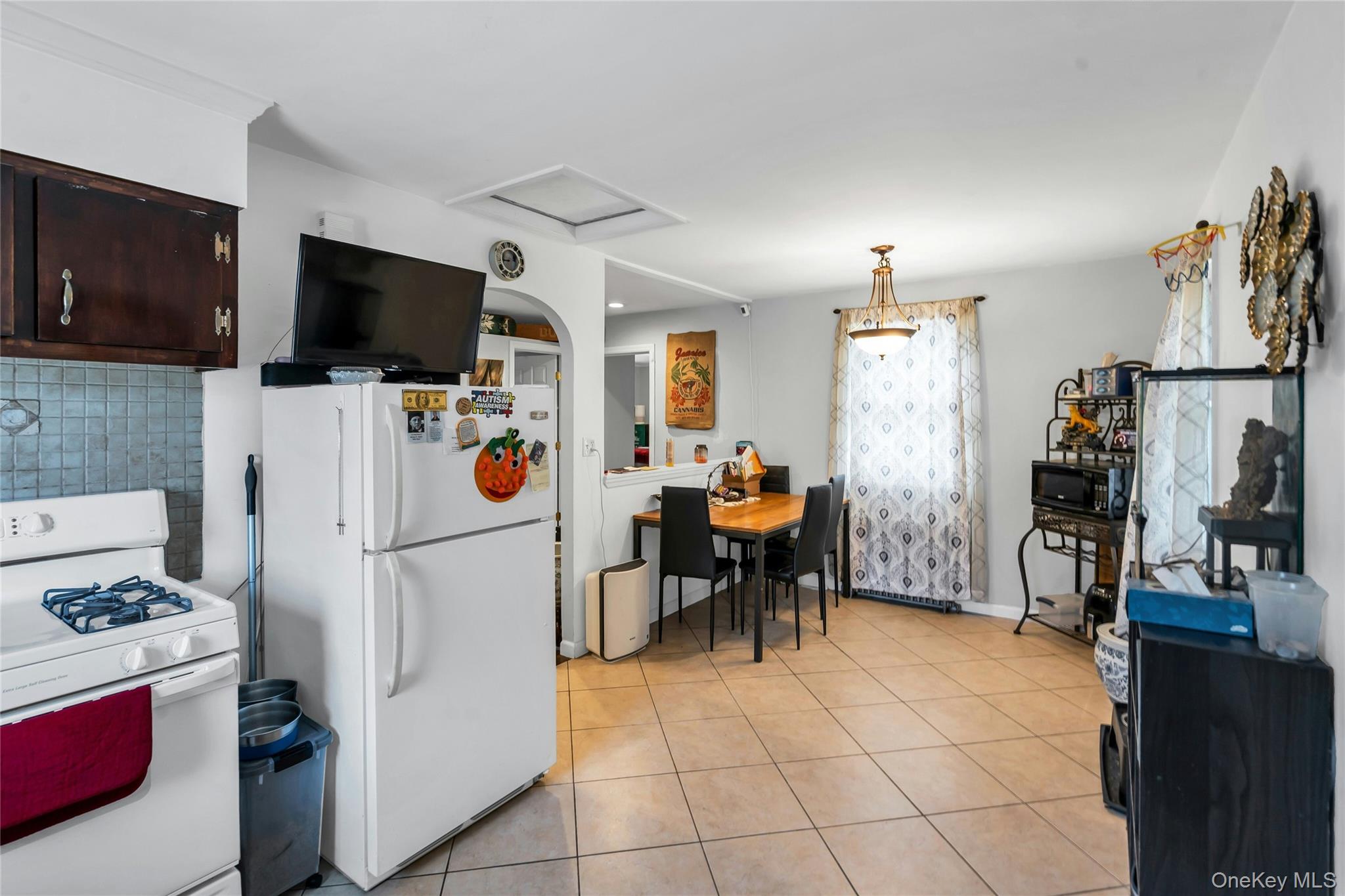 533 Old Country Road