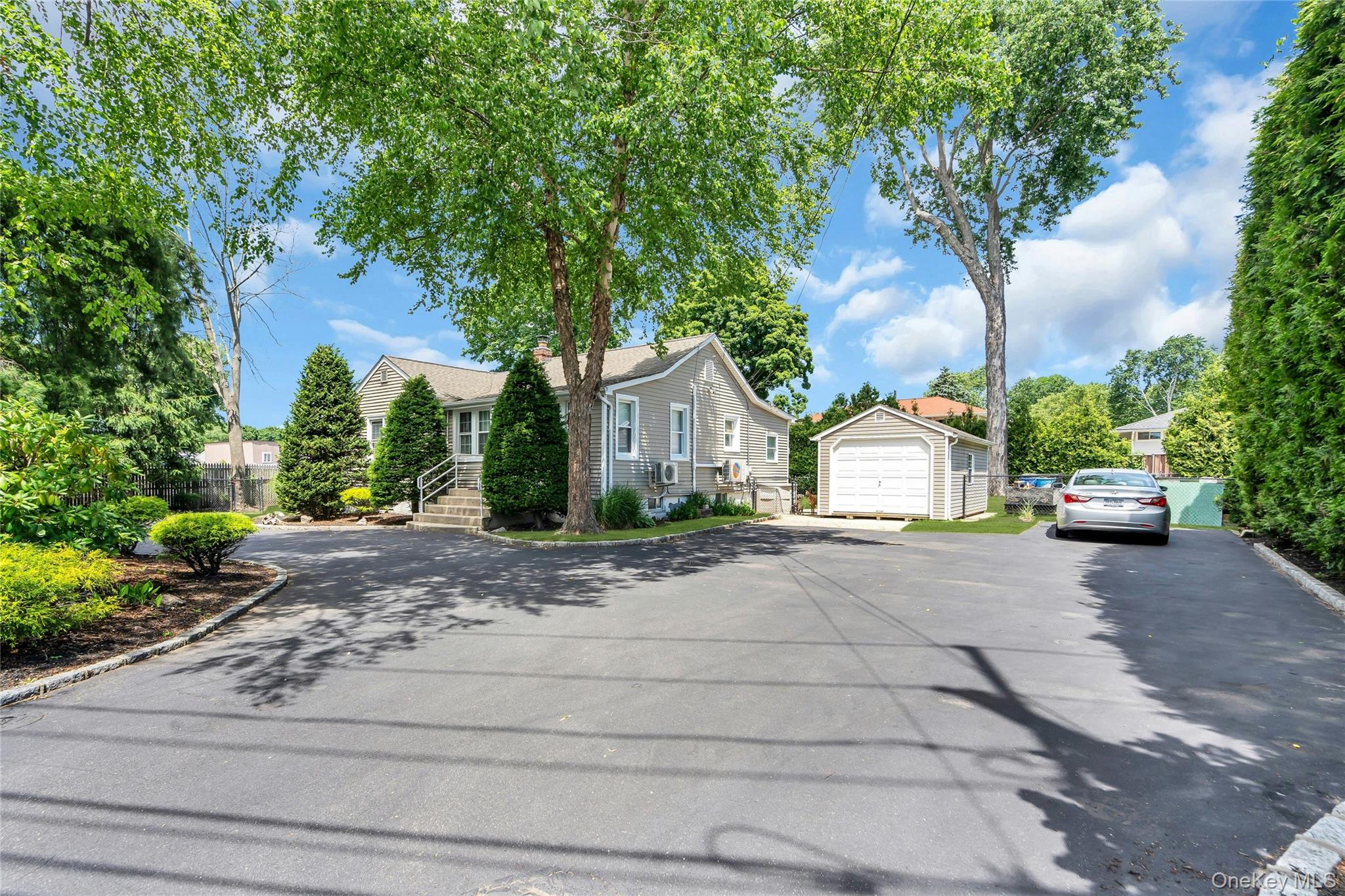 533 Old Country Road