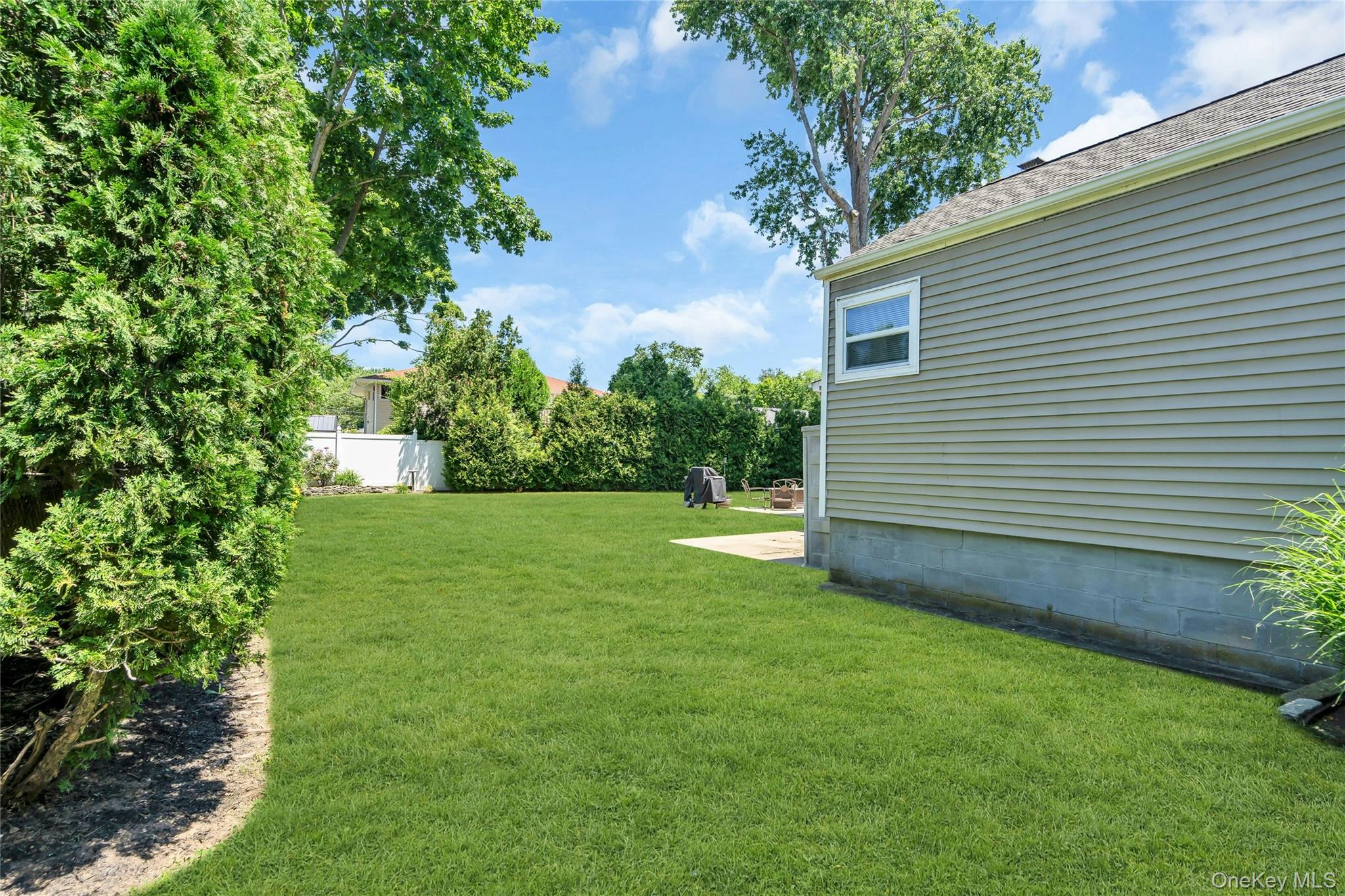 533 Old Country Road