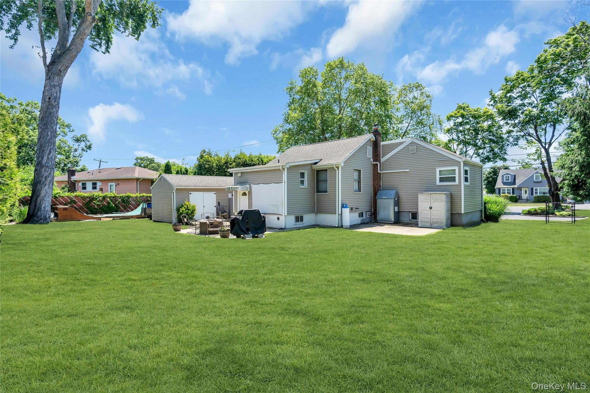 533 Old Country Road