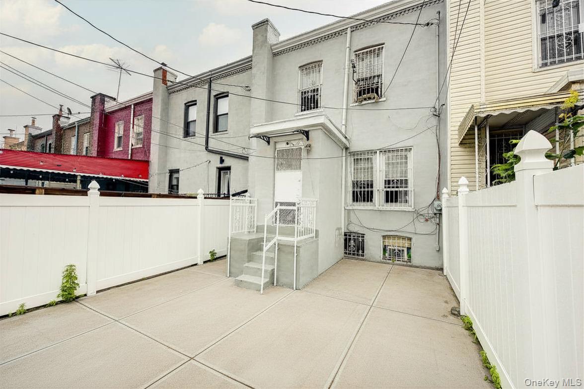 9 Adler Place