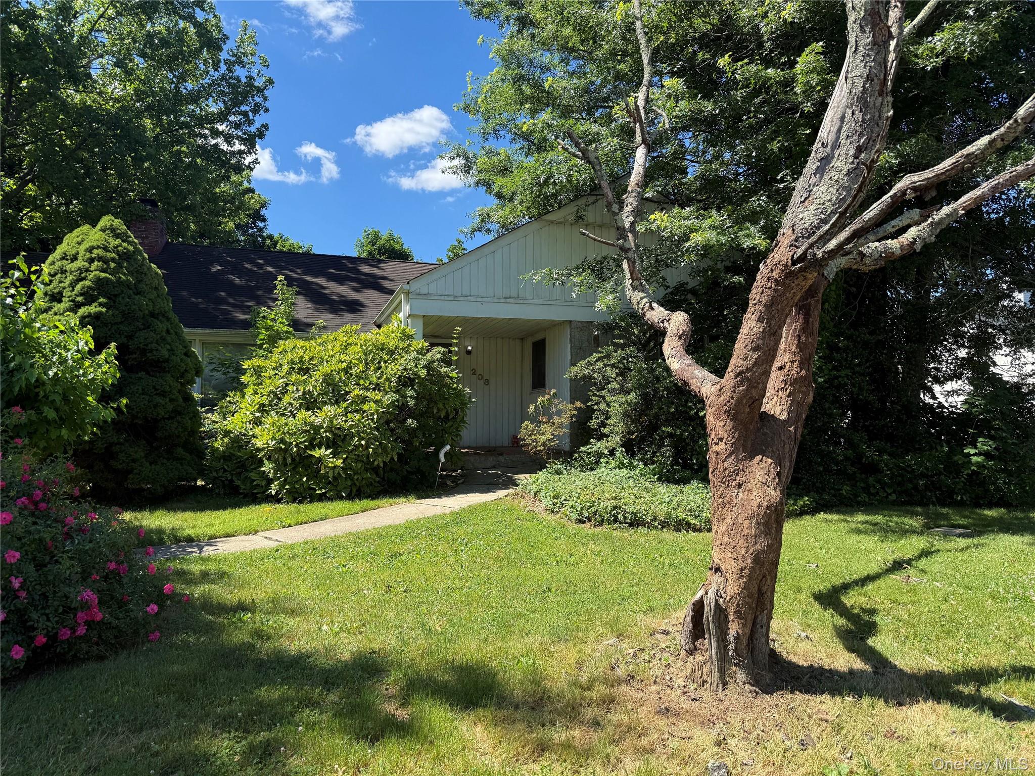 208 Overlook Terrace