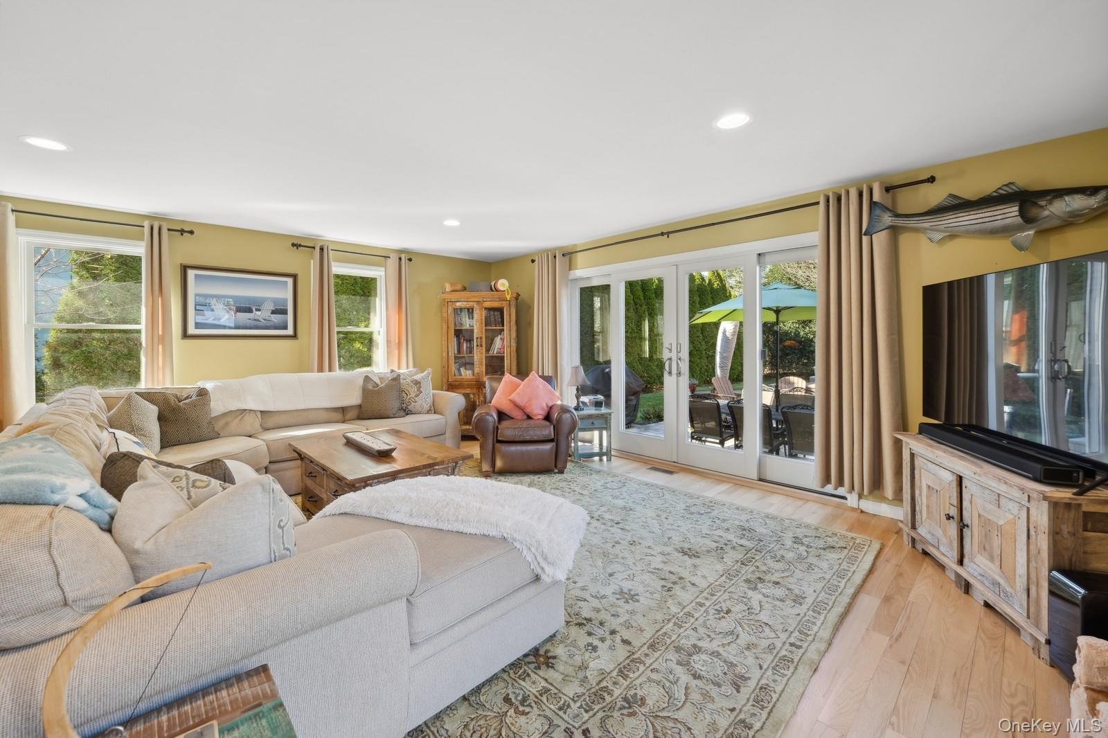 790 Peconic Bay Boulevard