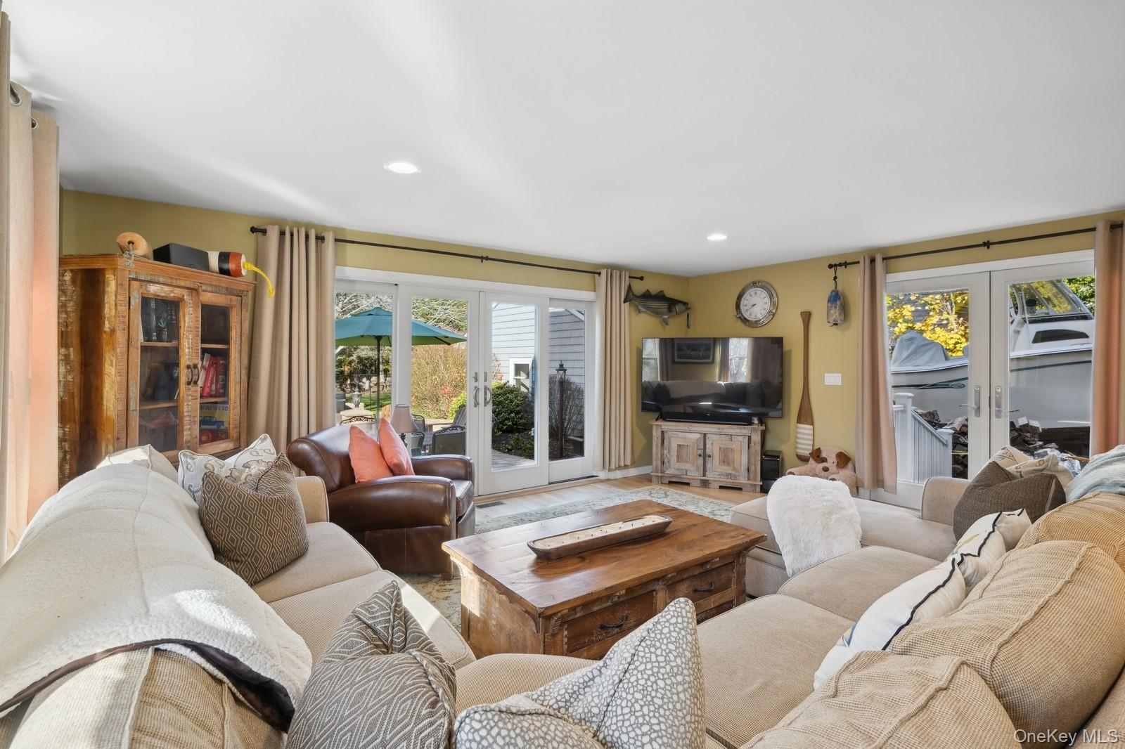 790 Peconic Bay Boulevard