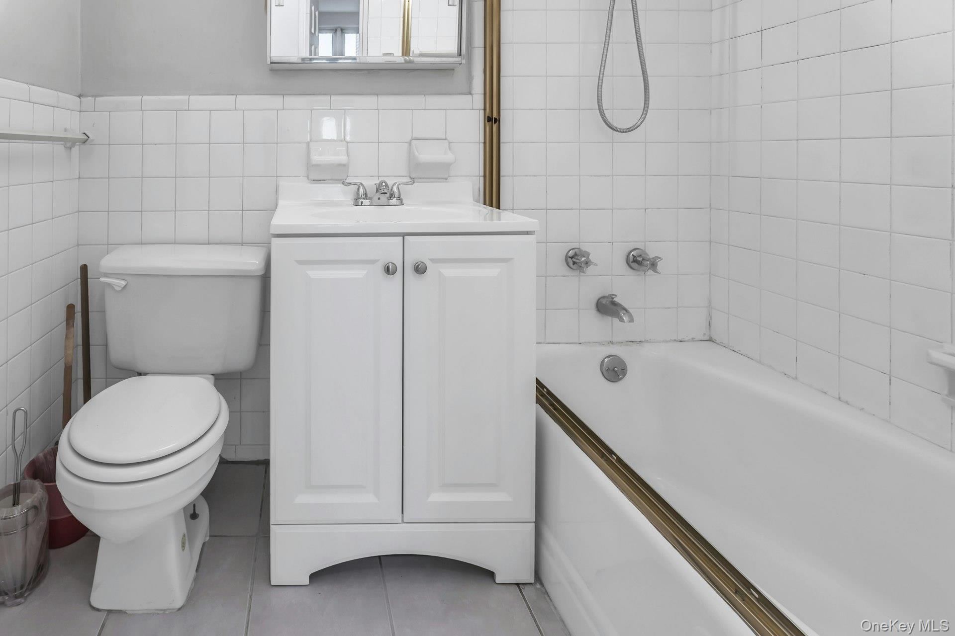 138-10 Franklin Avenue Unit: 9J