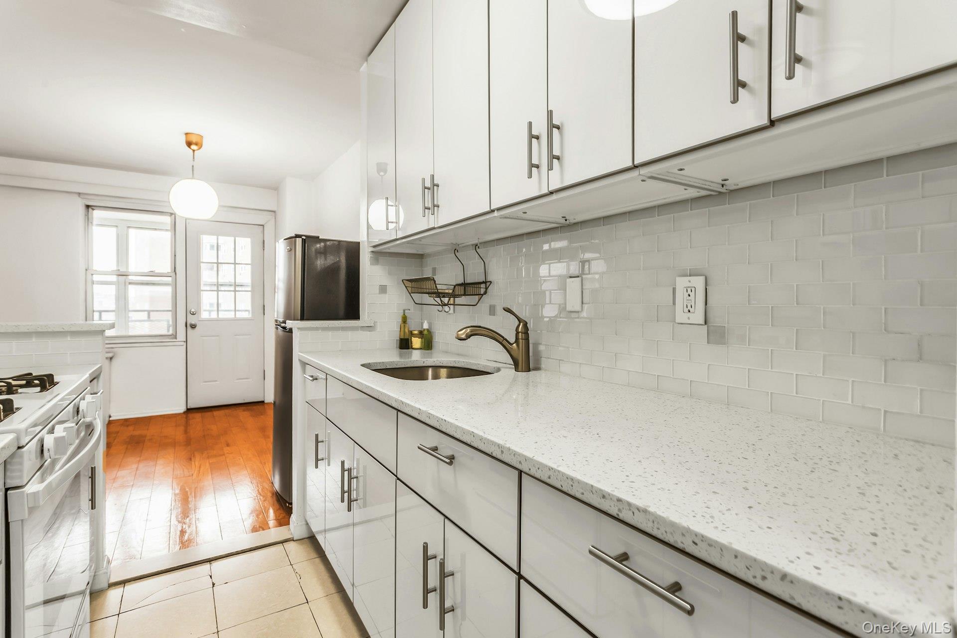 138-10 Franklin Avenue Unit: 9J