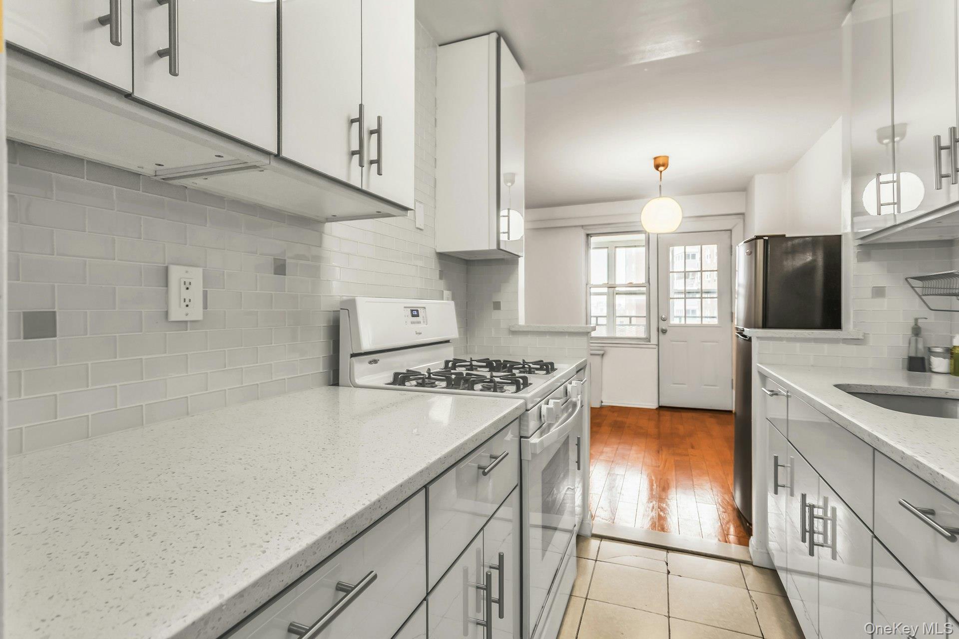 138-10 Franklin Avenue Unit: 9J