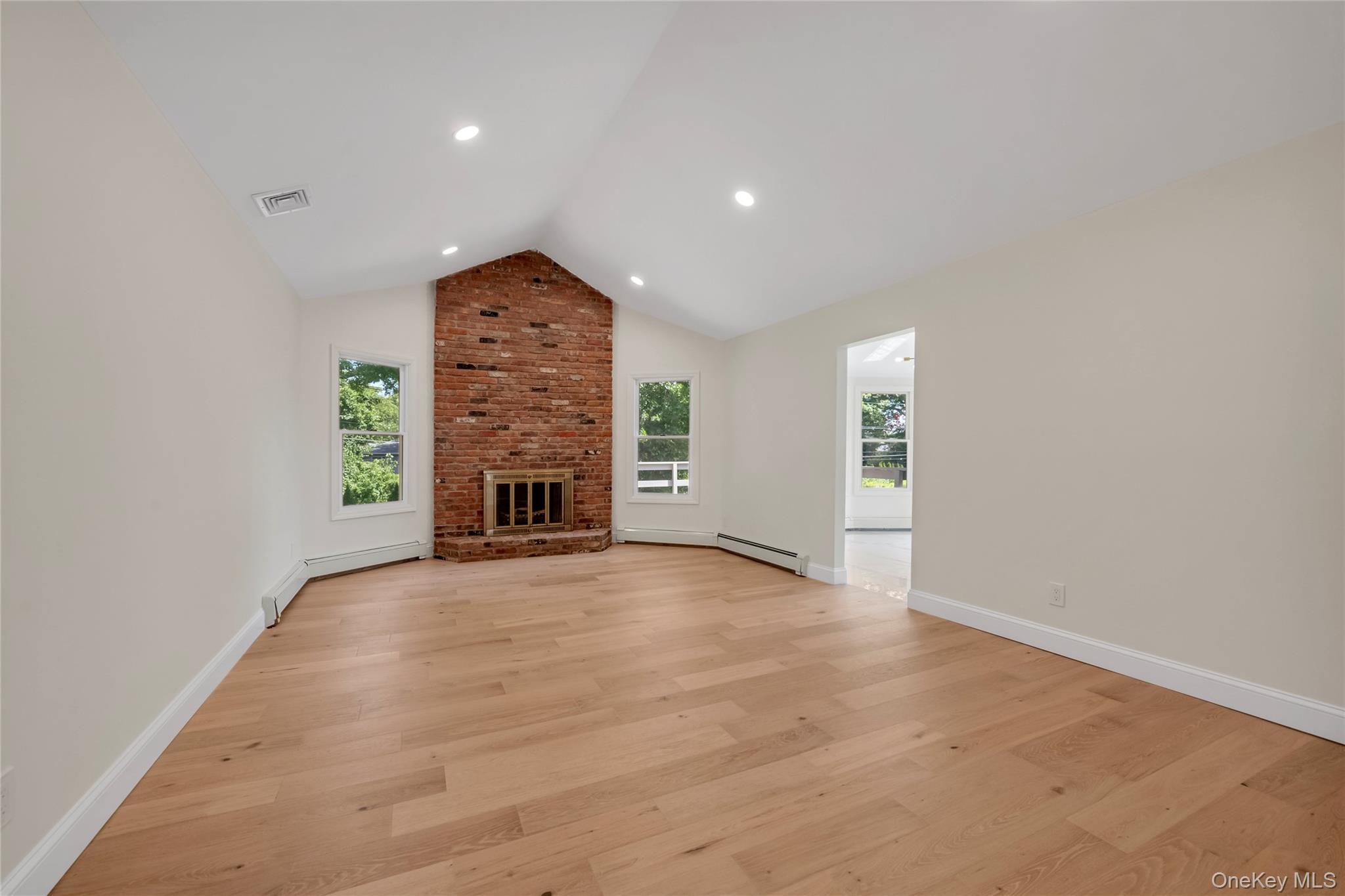 19 Carriage Road