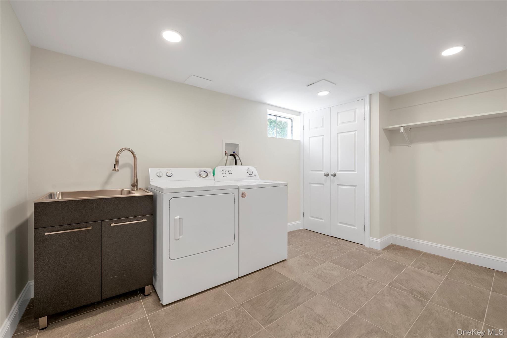19 Carriage Road