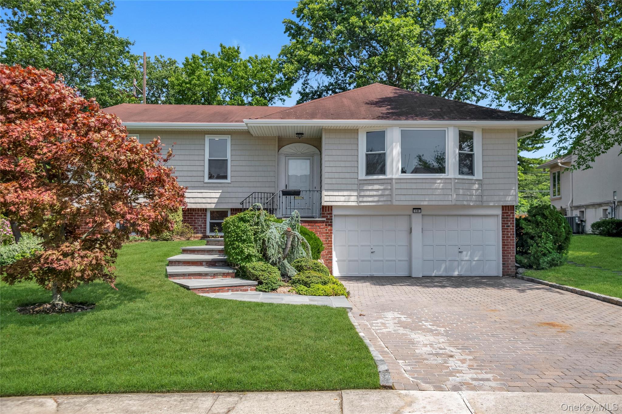 19 Carriage Road