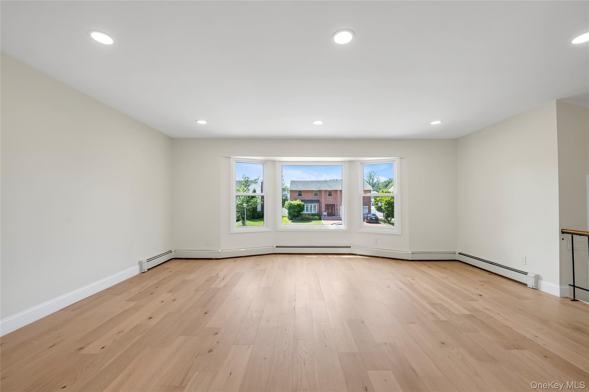19 Carriage Road
