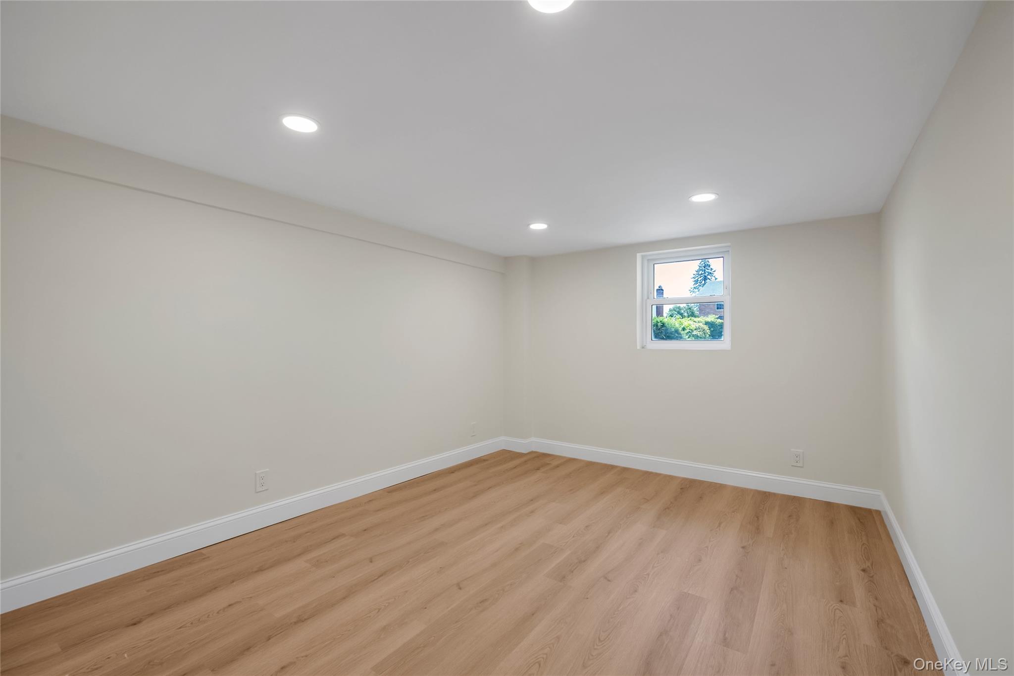 19 Carriage Road