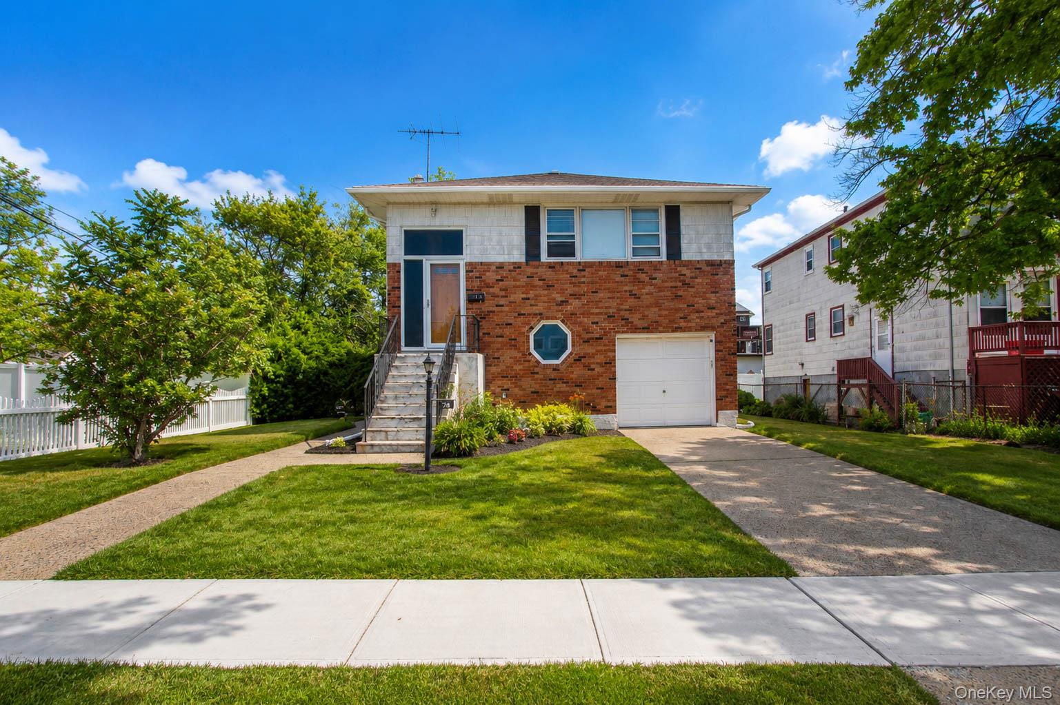 26 Lancaster Road Unit: Upper