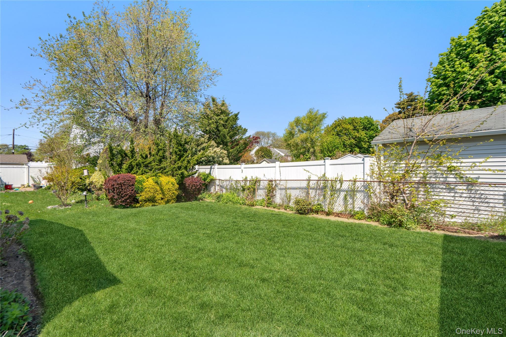 77 Hendrickson Avenue