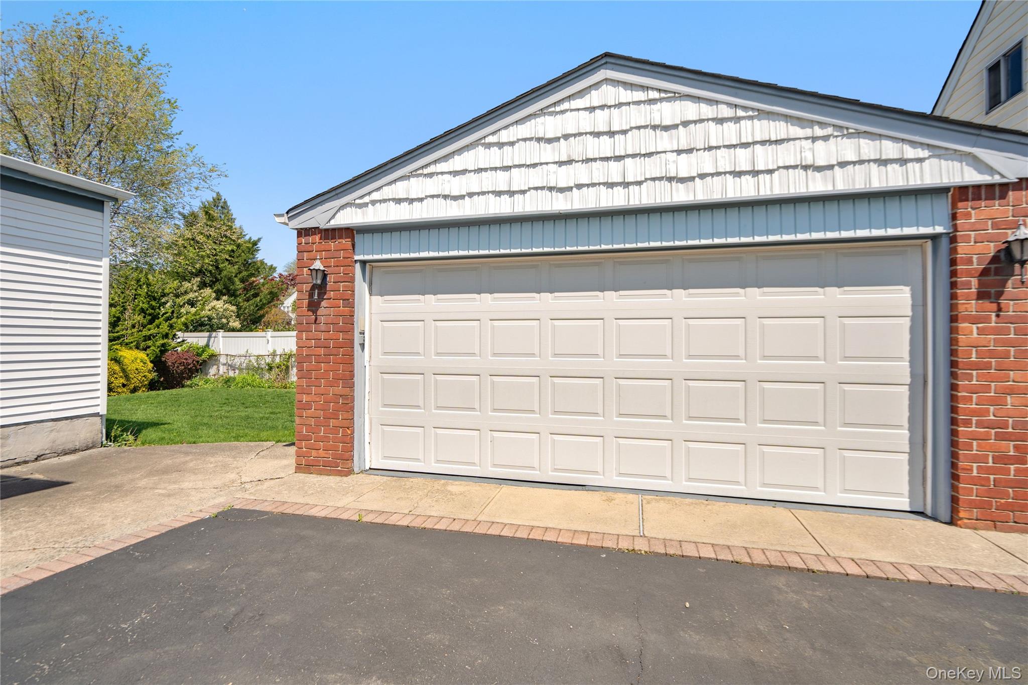 77 Hendrickson Avenue