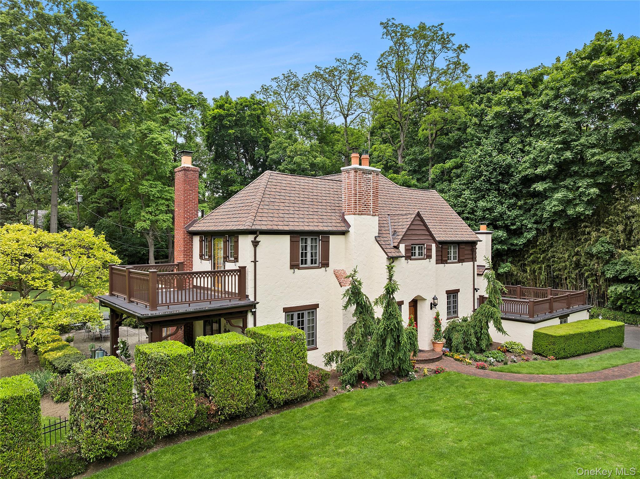 84 Luquer Road