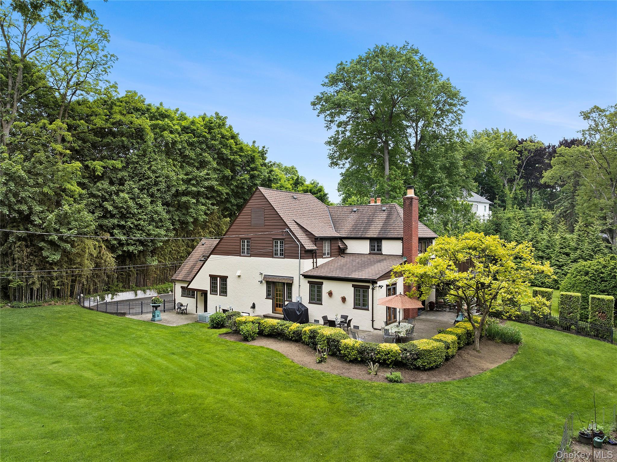 84 Luquer Road