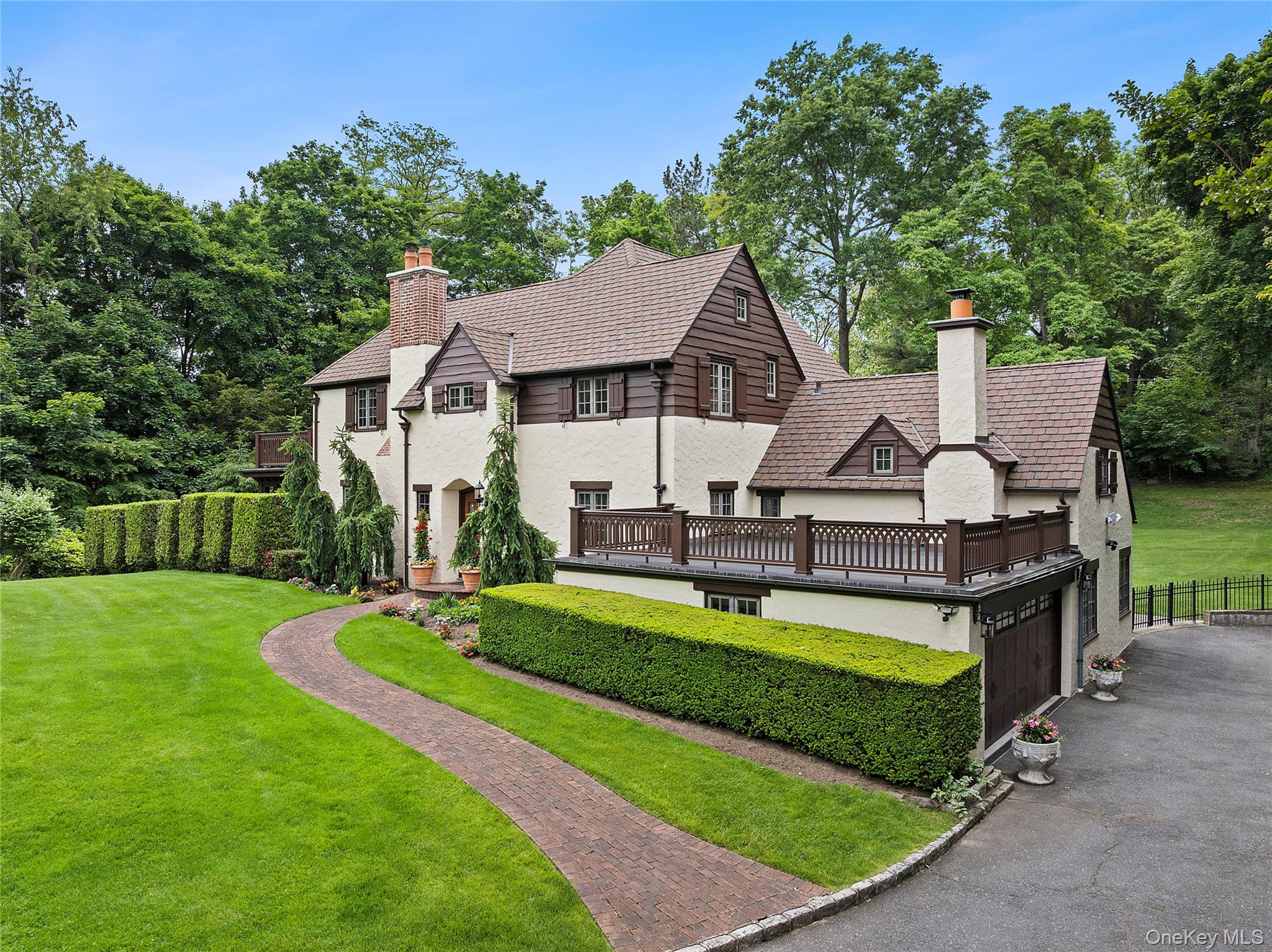 84 Luquer Road