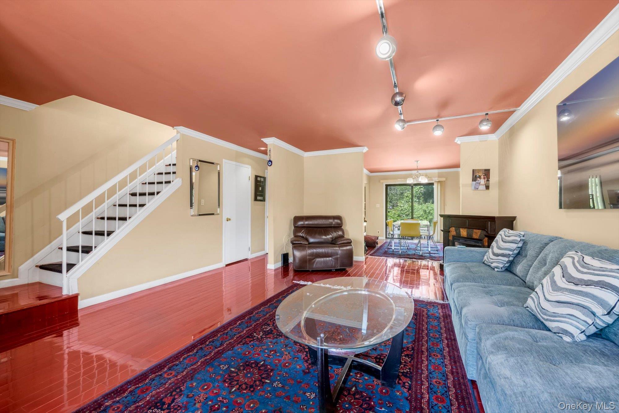 14 Vanderbilt Way Unit: 14
