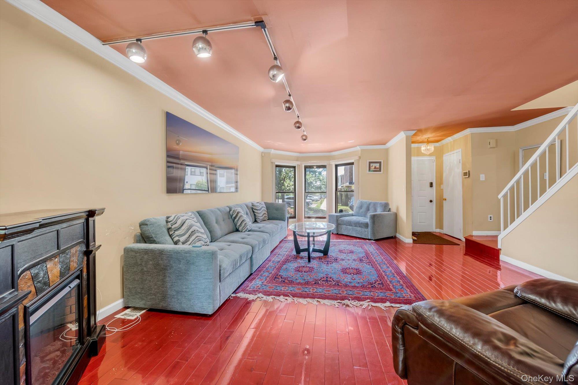 14 Vanderbilt Way Unit: 14