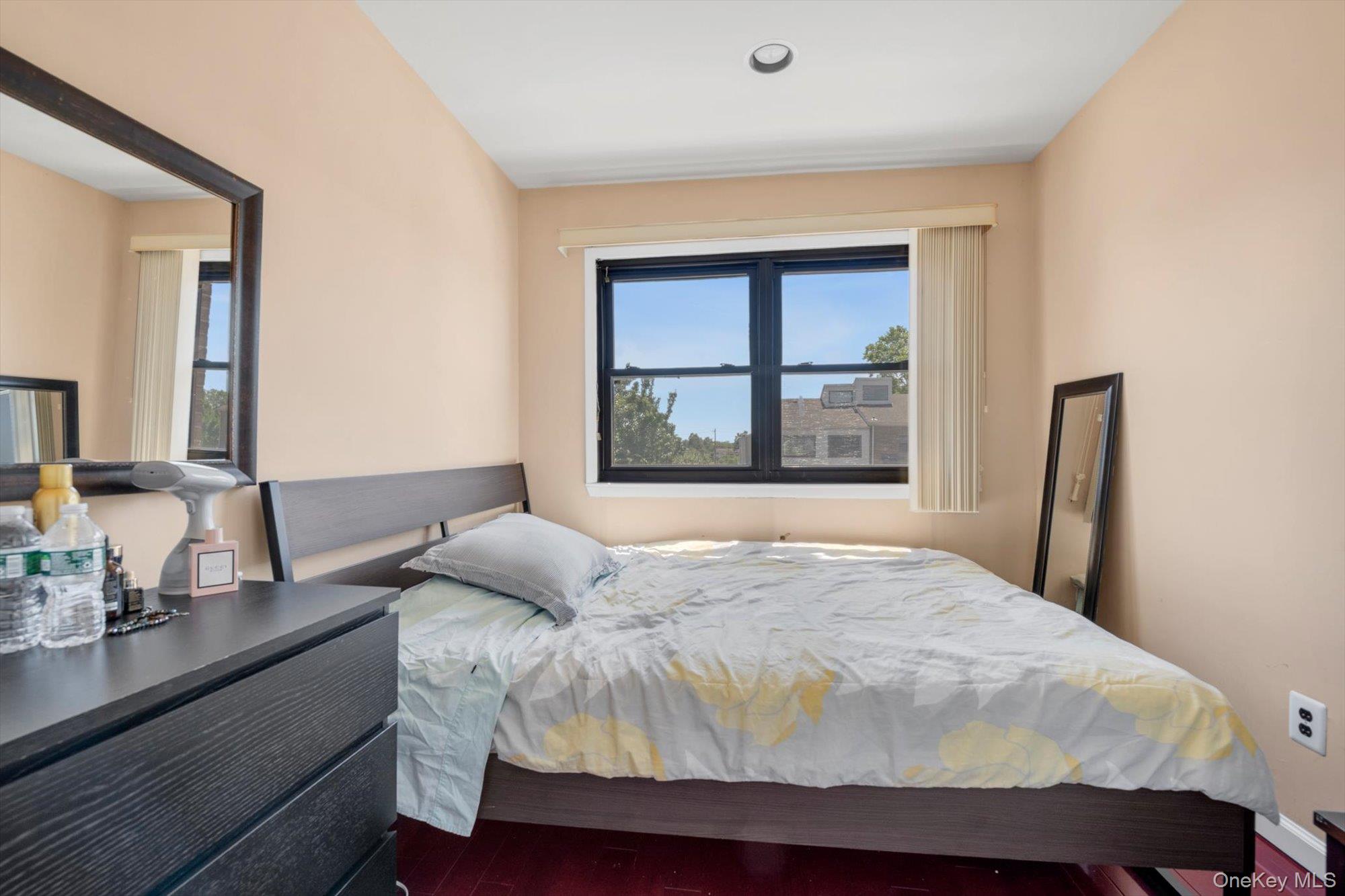 14 Vanderbilt Way Unit: 14