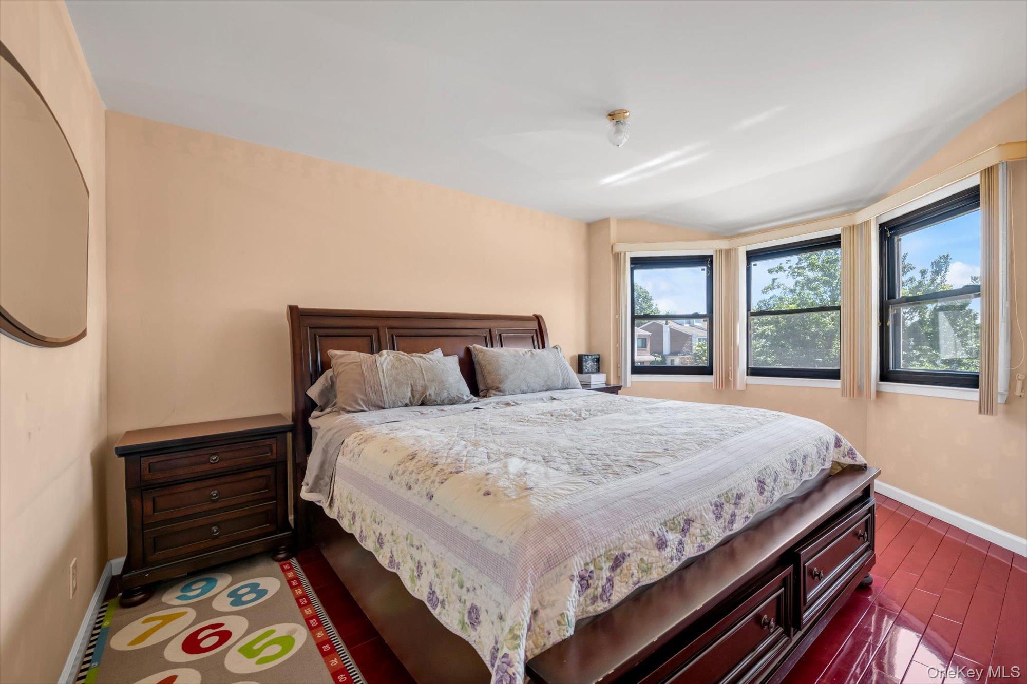 14 Vanderbilt Way Unit: 14
