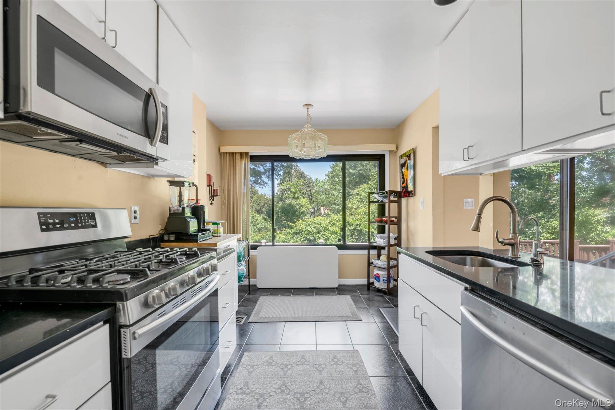 14 Vanderbilt Way Unit: 14
