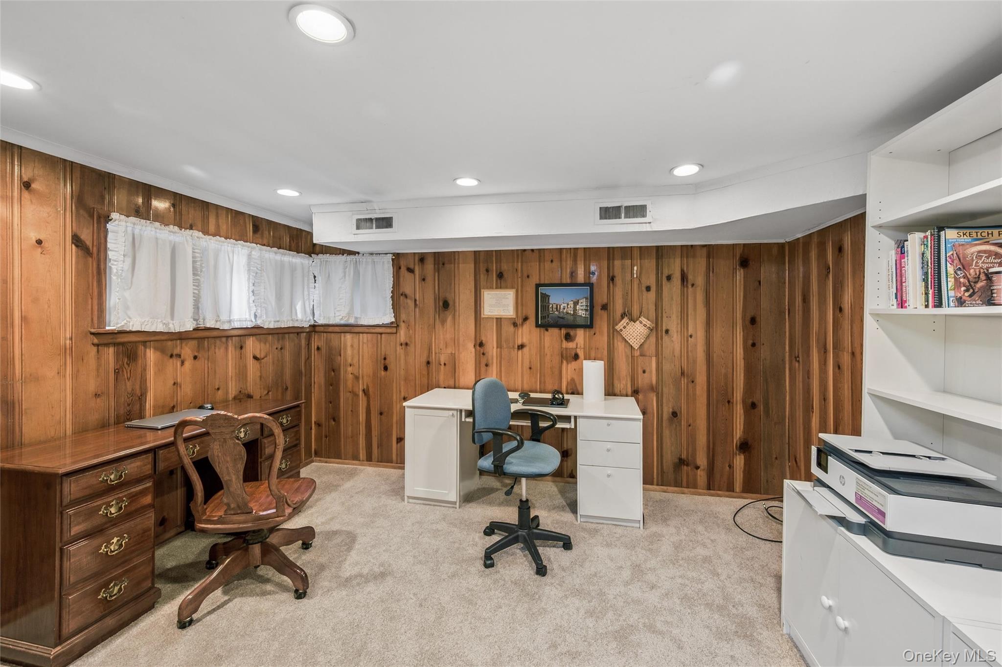 952 Roxbury Drive
