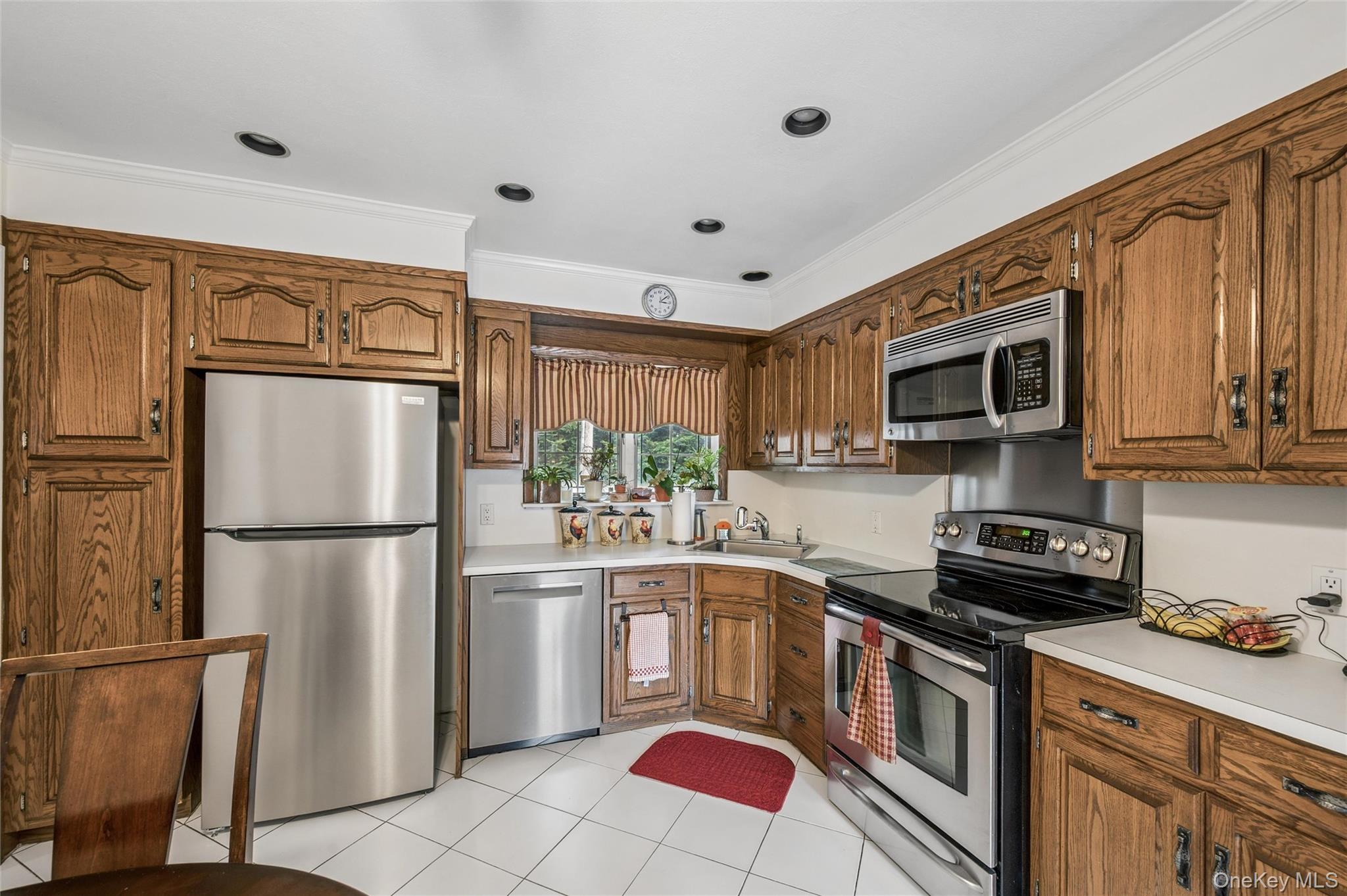 952 Roxbury Drive