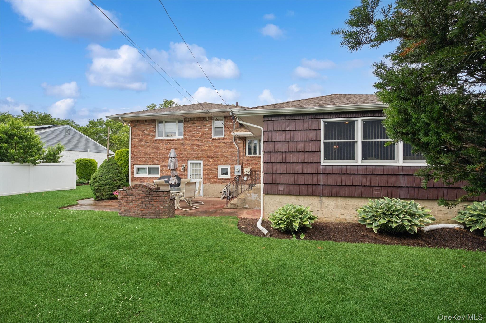952 Roxbury Drive