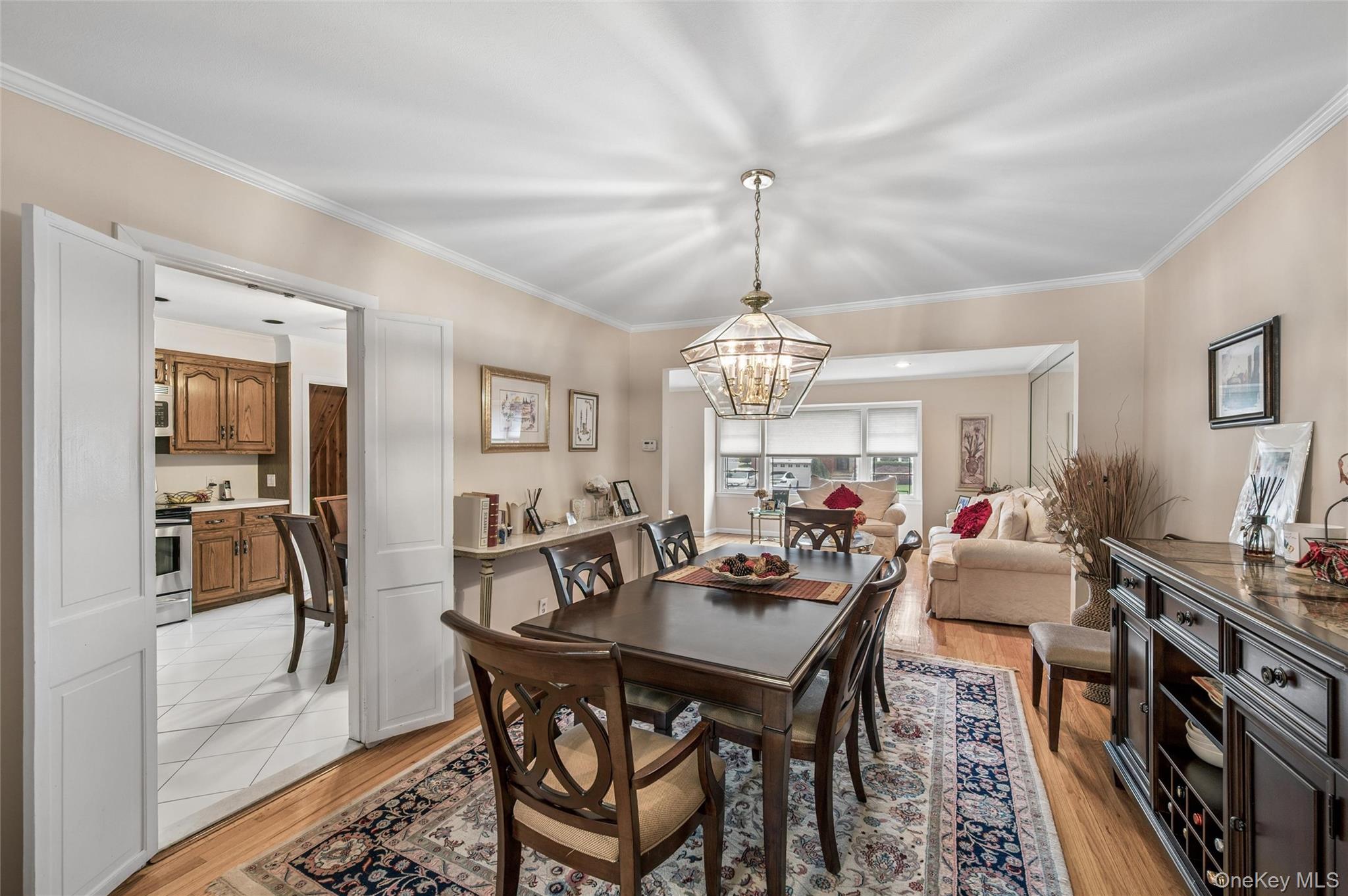 952 Roxbury Drive
