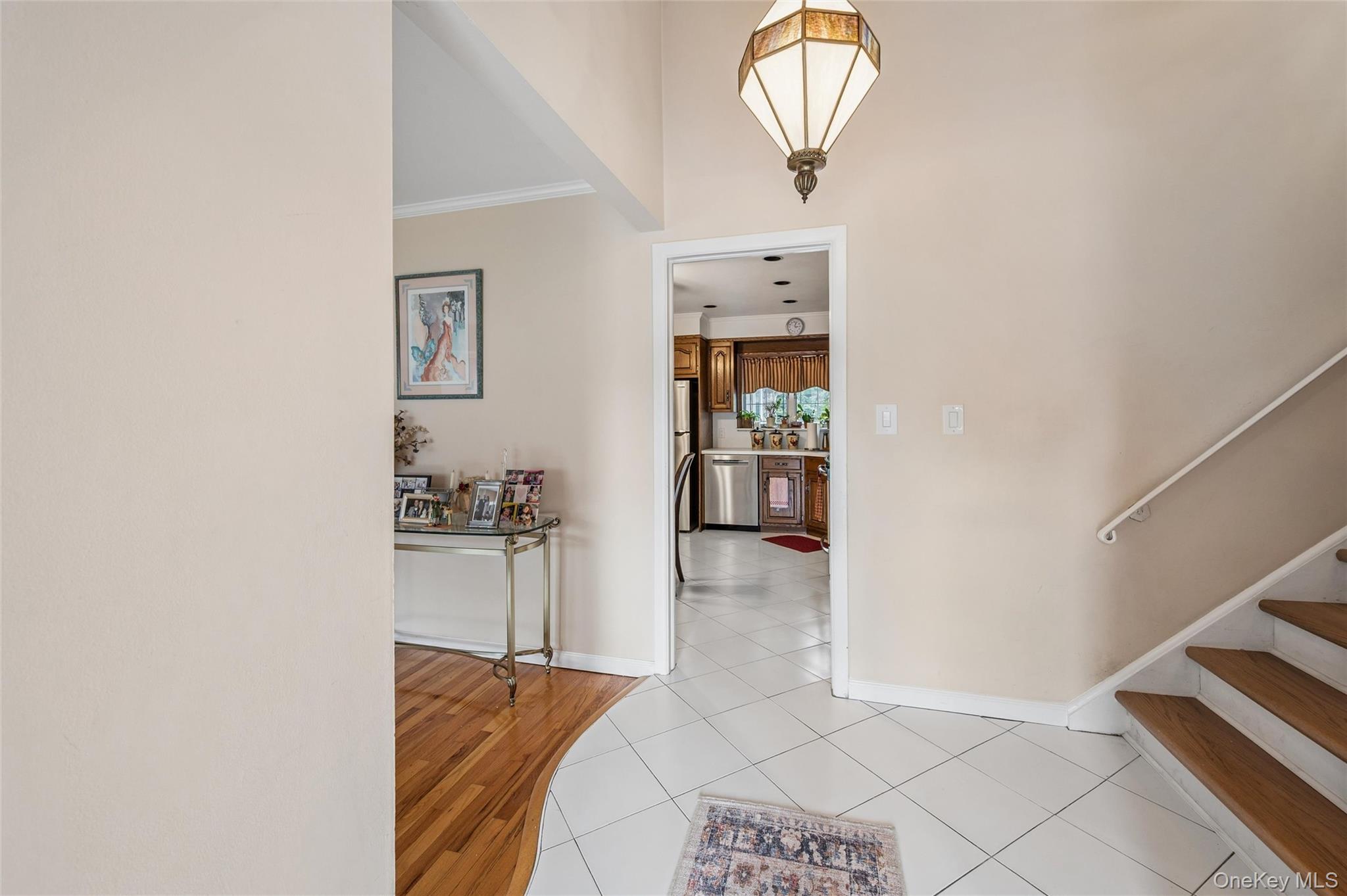 952 Roxbury Drive