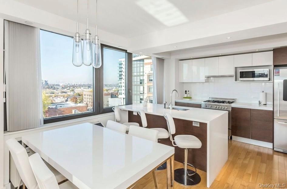 39-16 Prince Street Unit: 8E