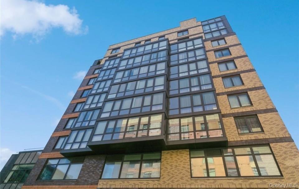 39-16 Prince Street Unit: 8E