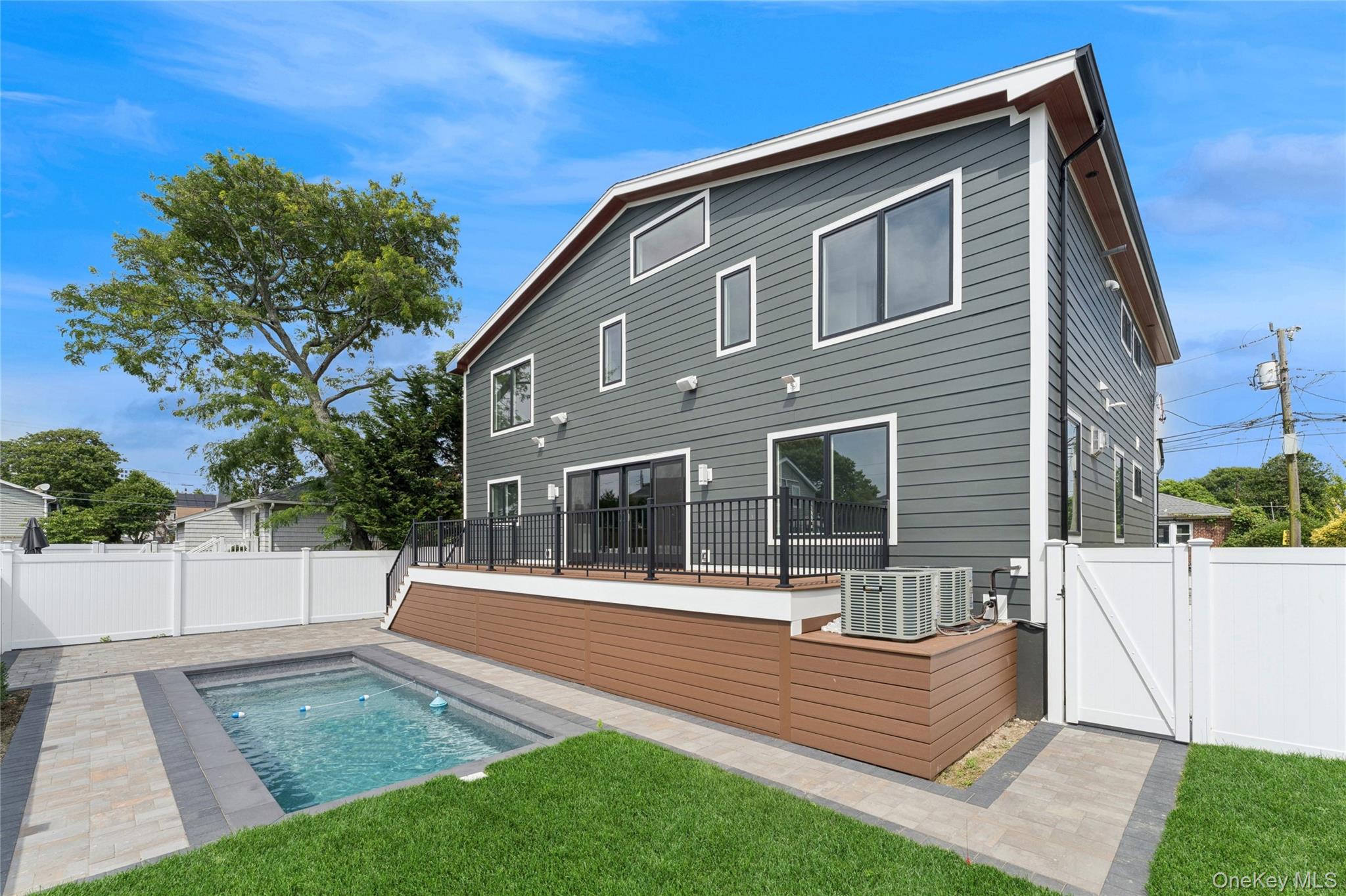 141 Flamingo Street