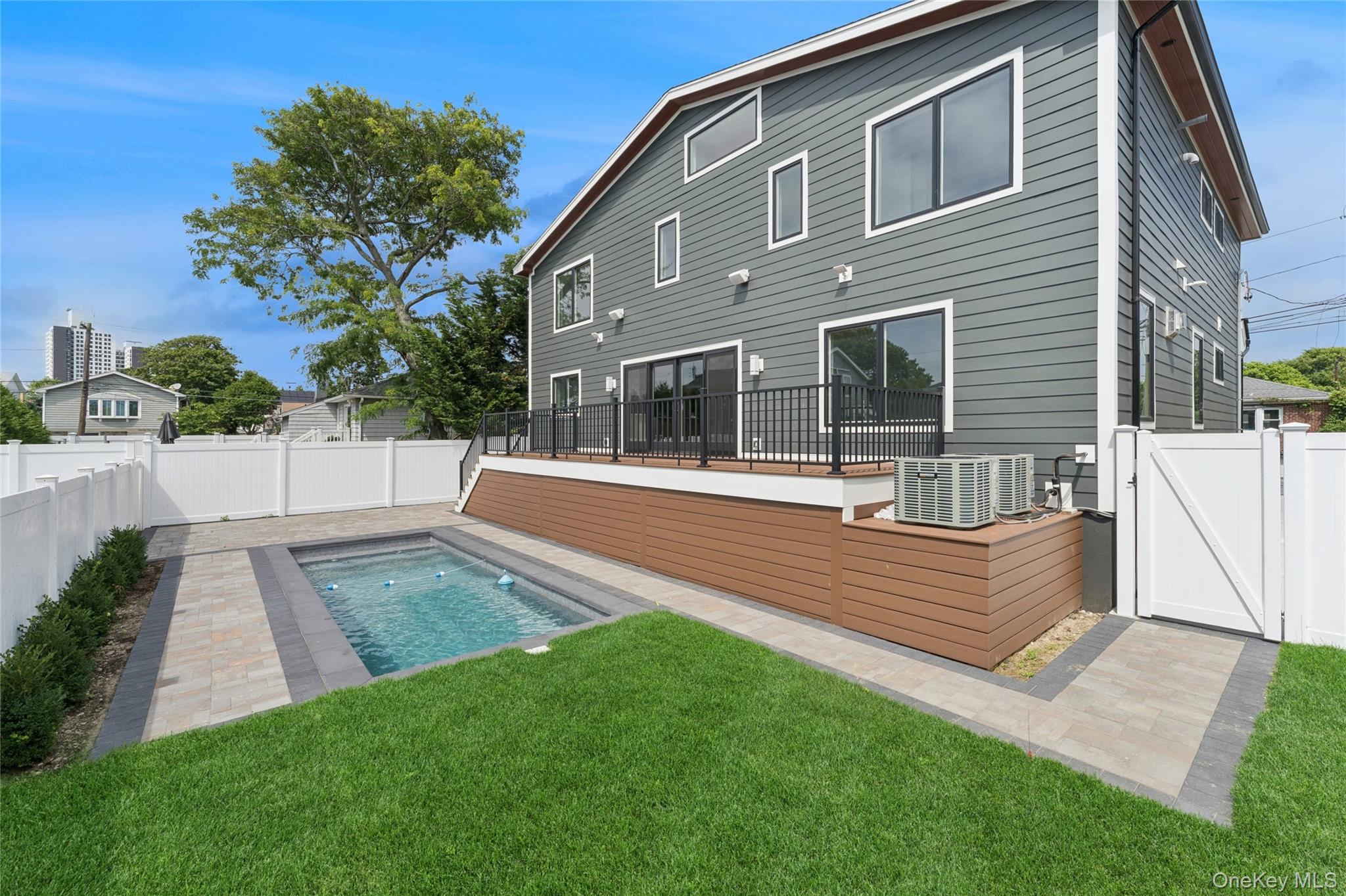 141 Flamingo Street