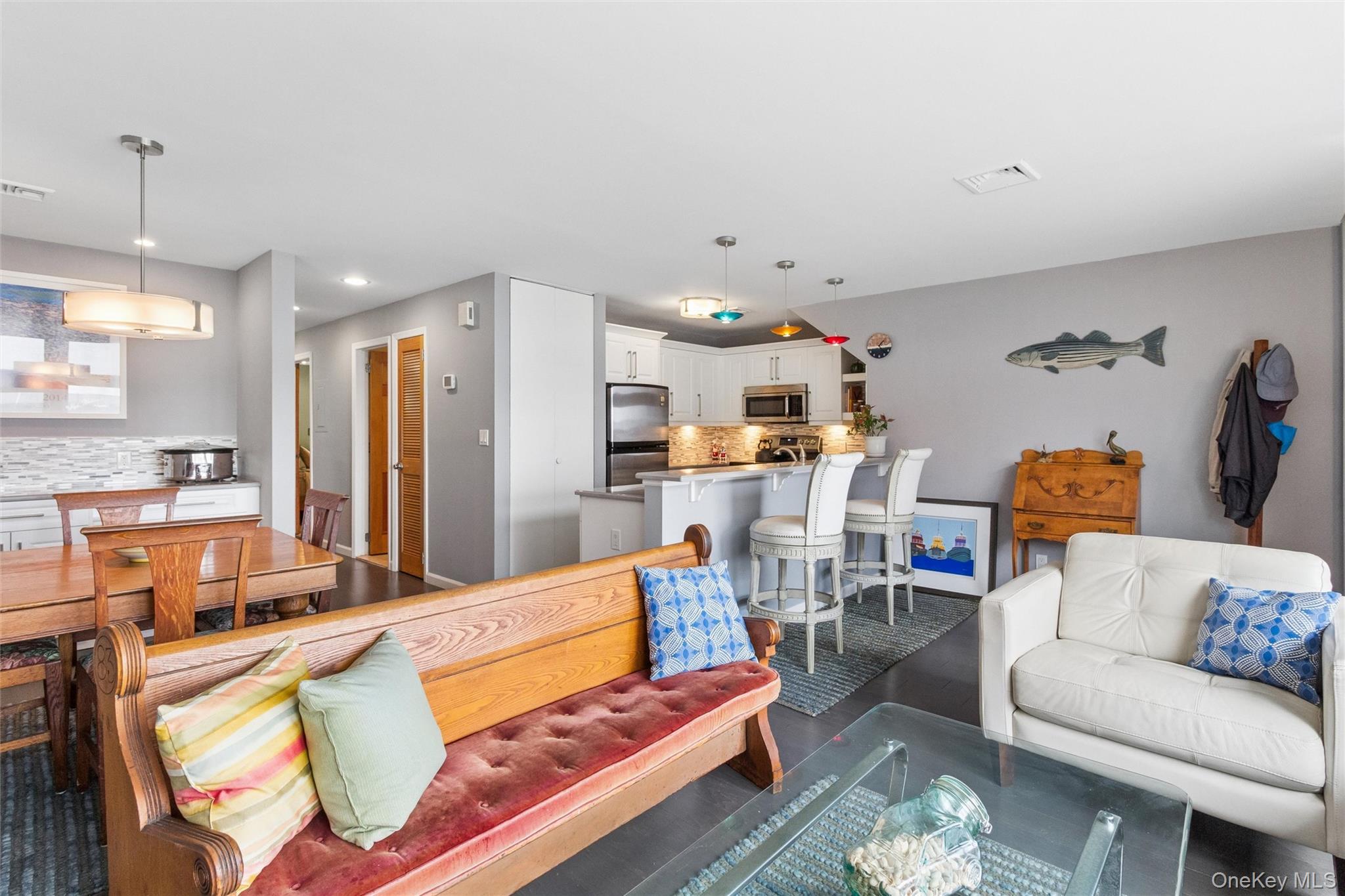 545A W Broadway