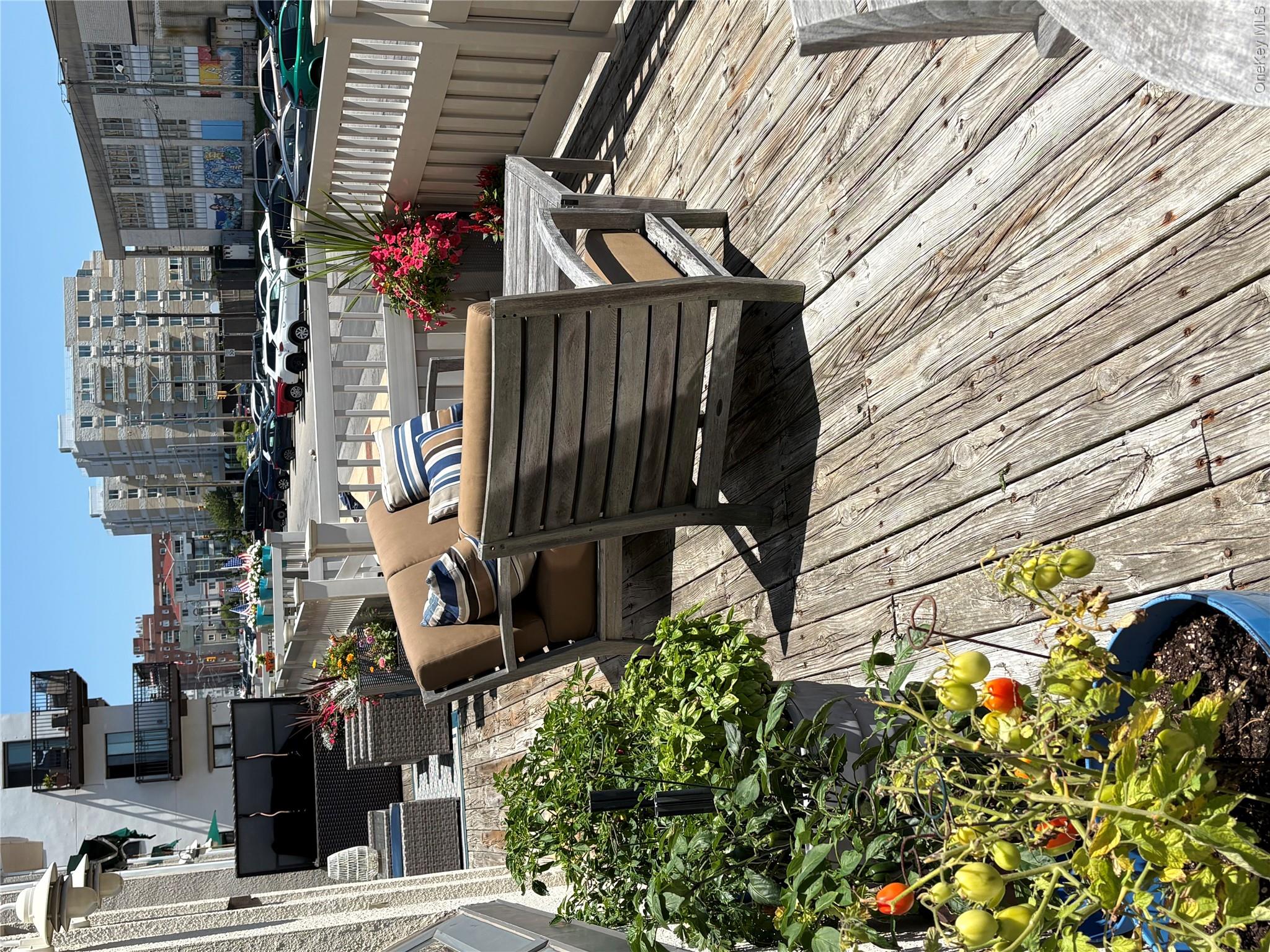 545A W Broadway