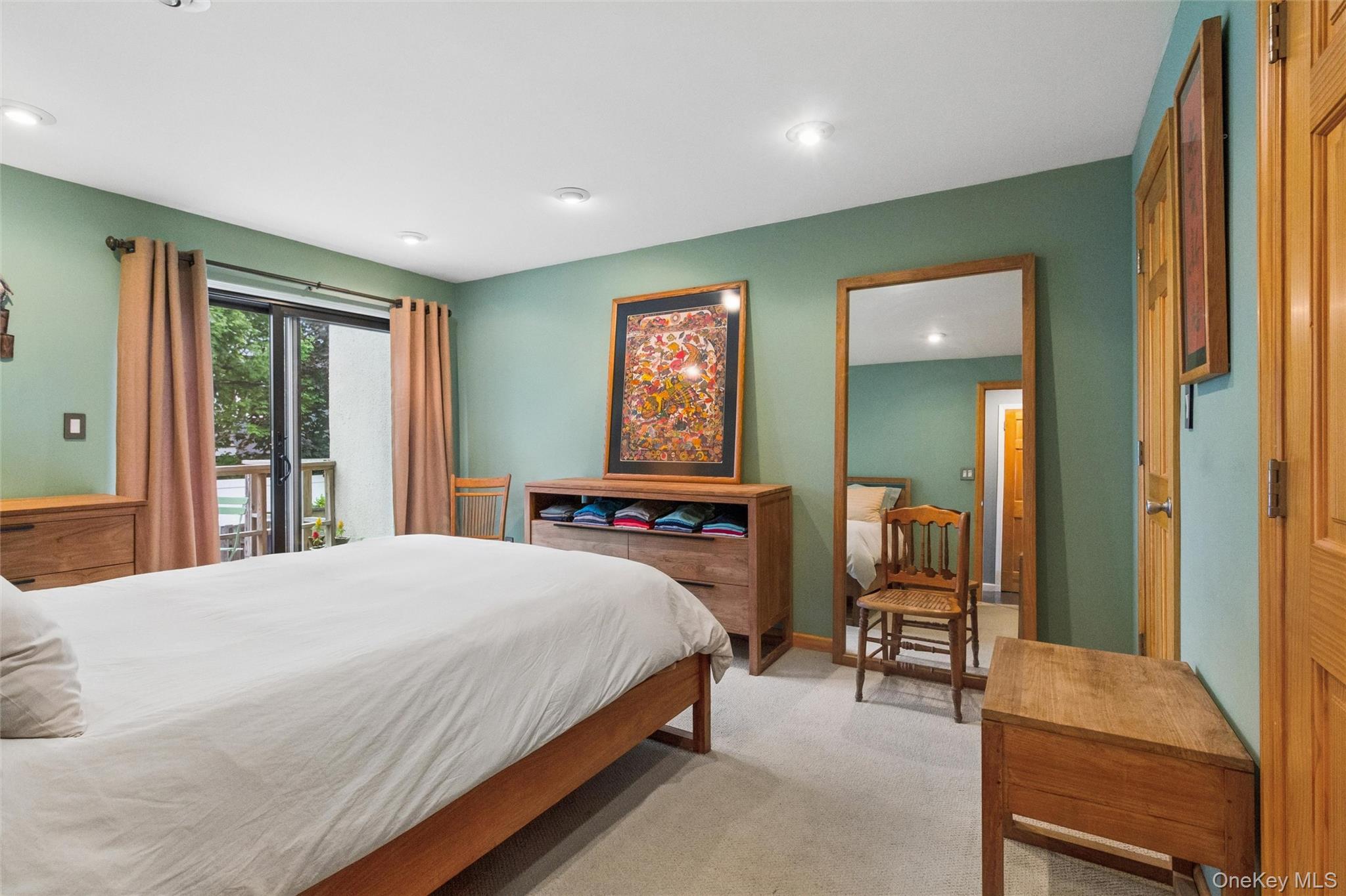 545A W Broadway