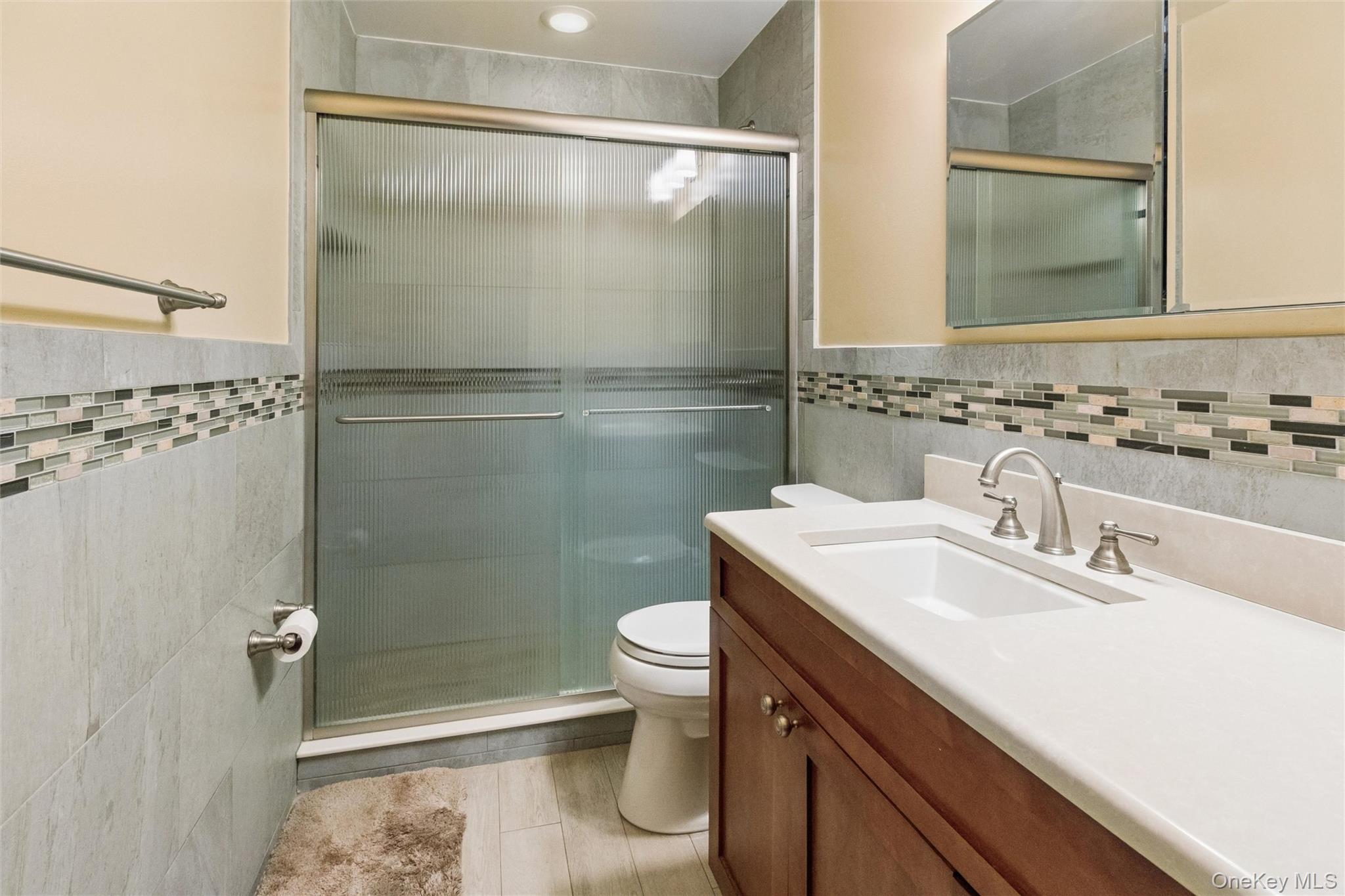 545A W Broadway