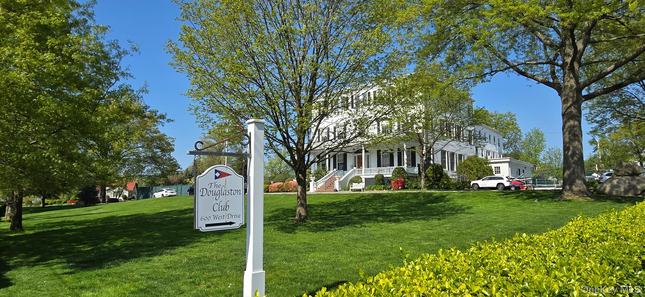 328 Manor Road