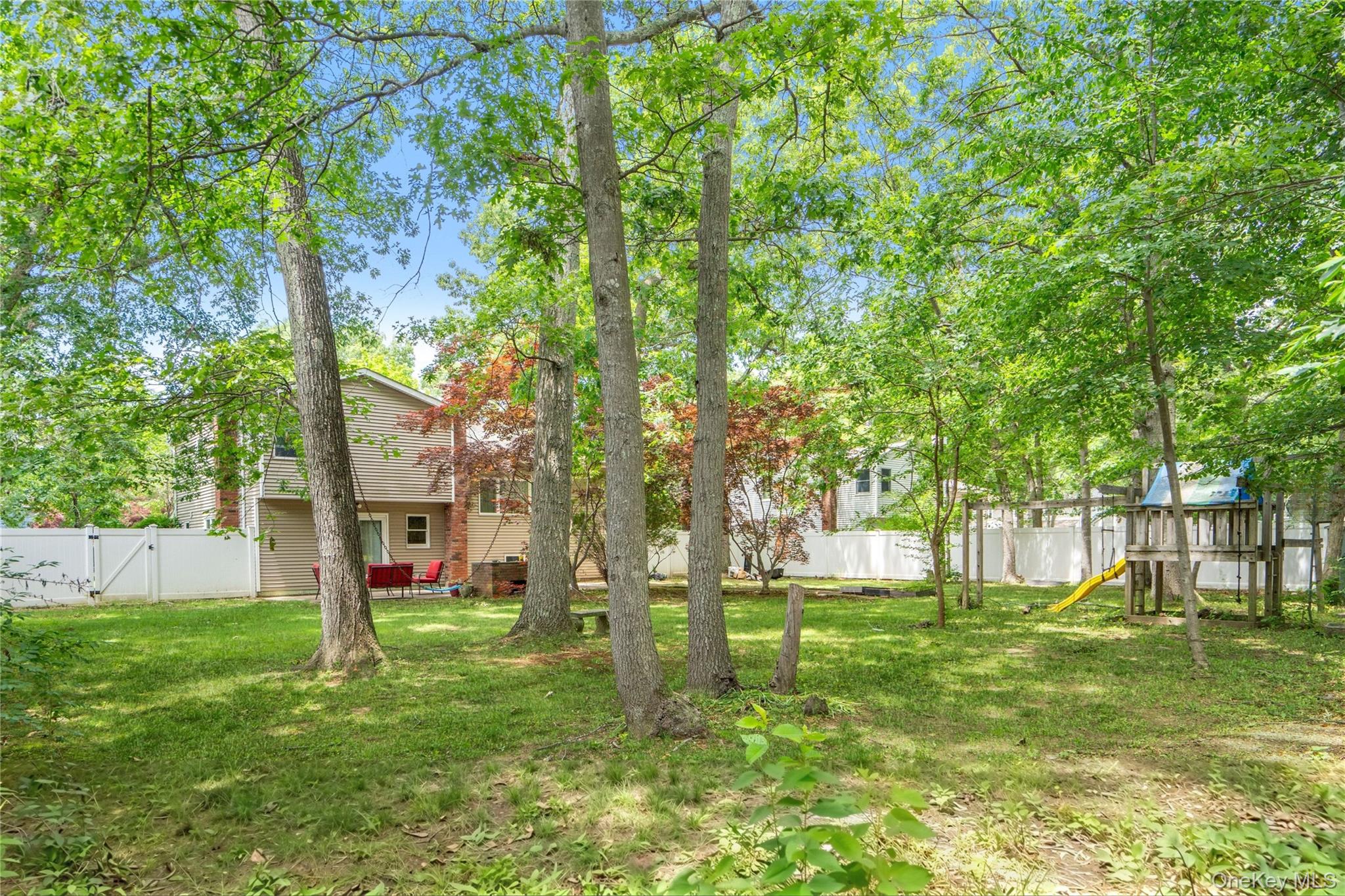 31 Artist Lake Boulevard