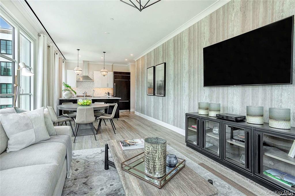 100 Garvies Point Road Unit: 1316