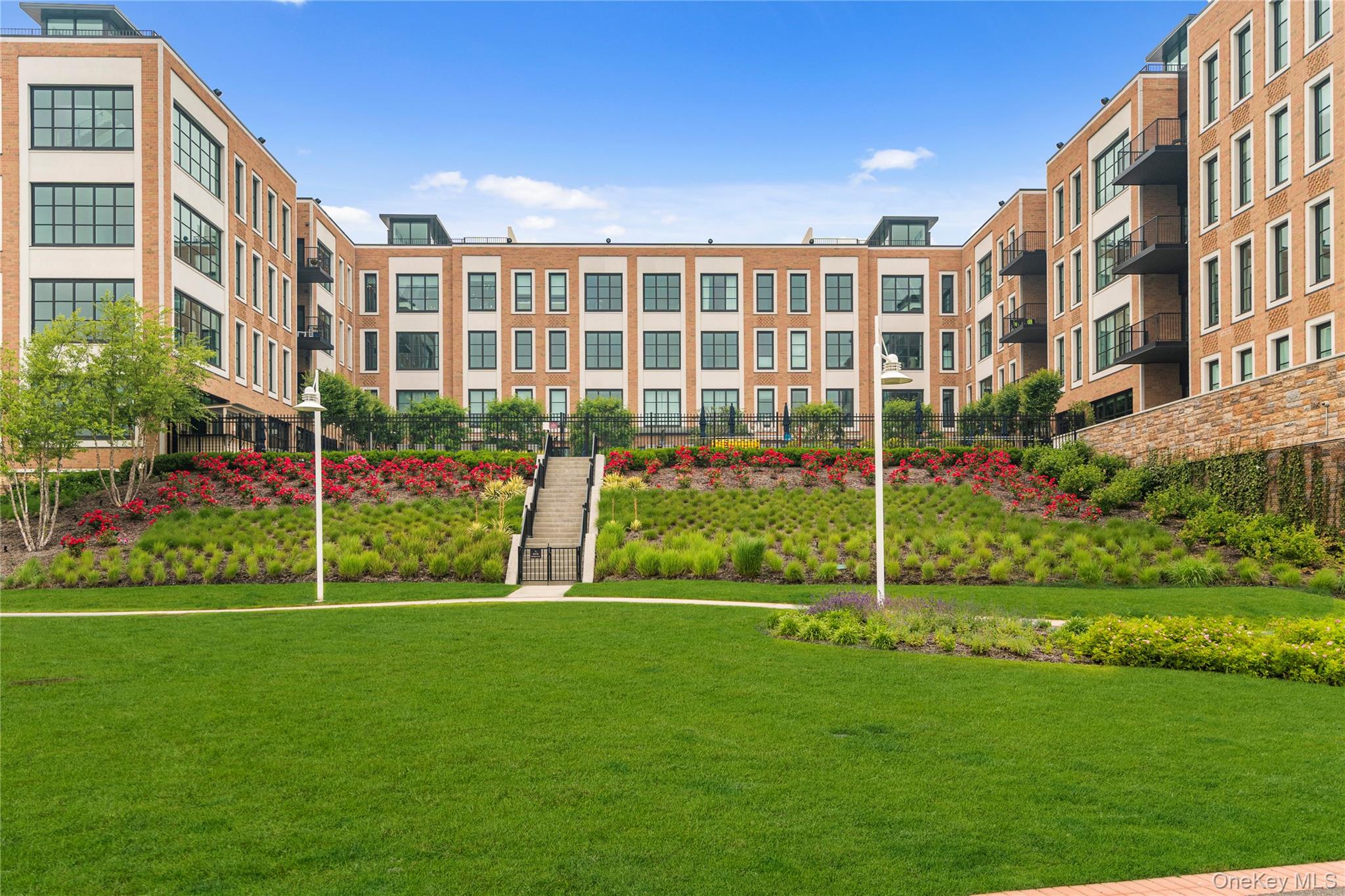 100 Garvies Point Road Unit: 1316