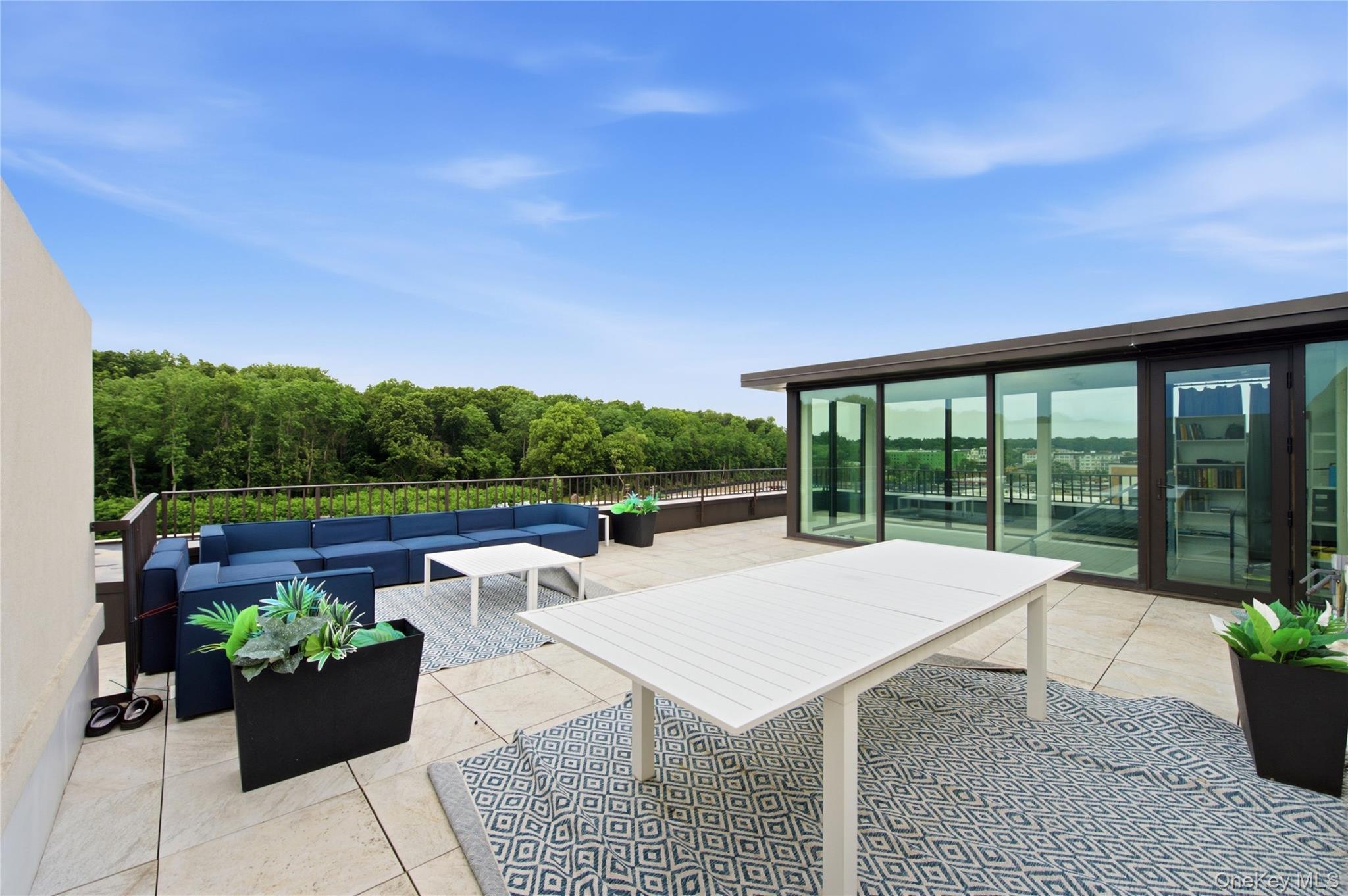 100 Garvies Point Road Unit: 1316