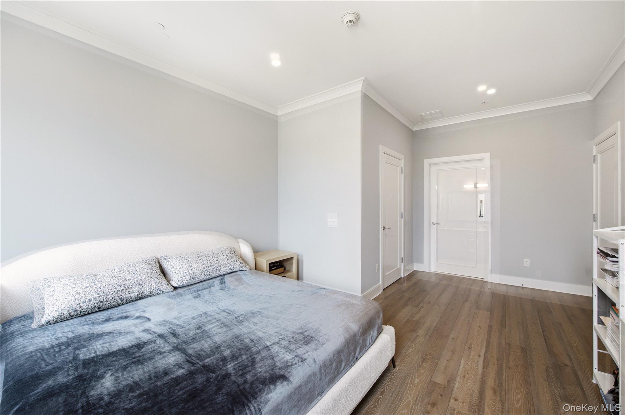 100 Garvies Point Road Unit: 1311