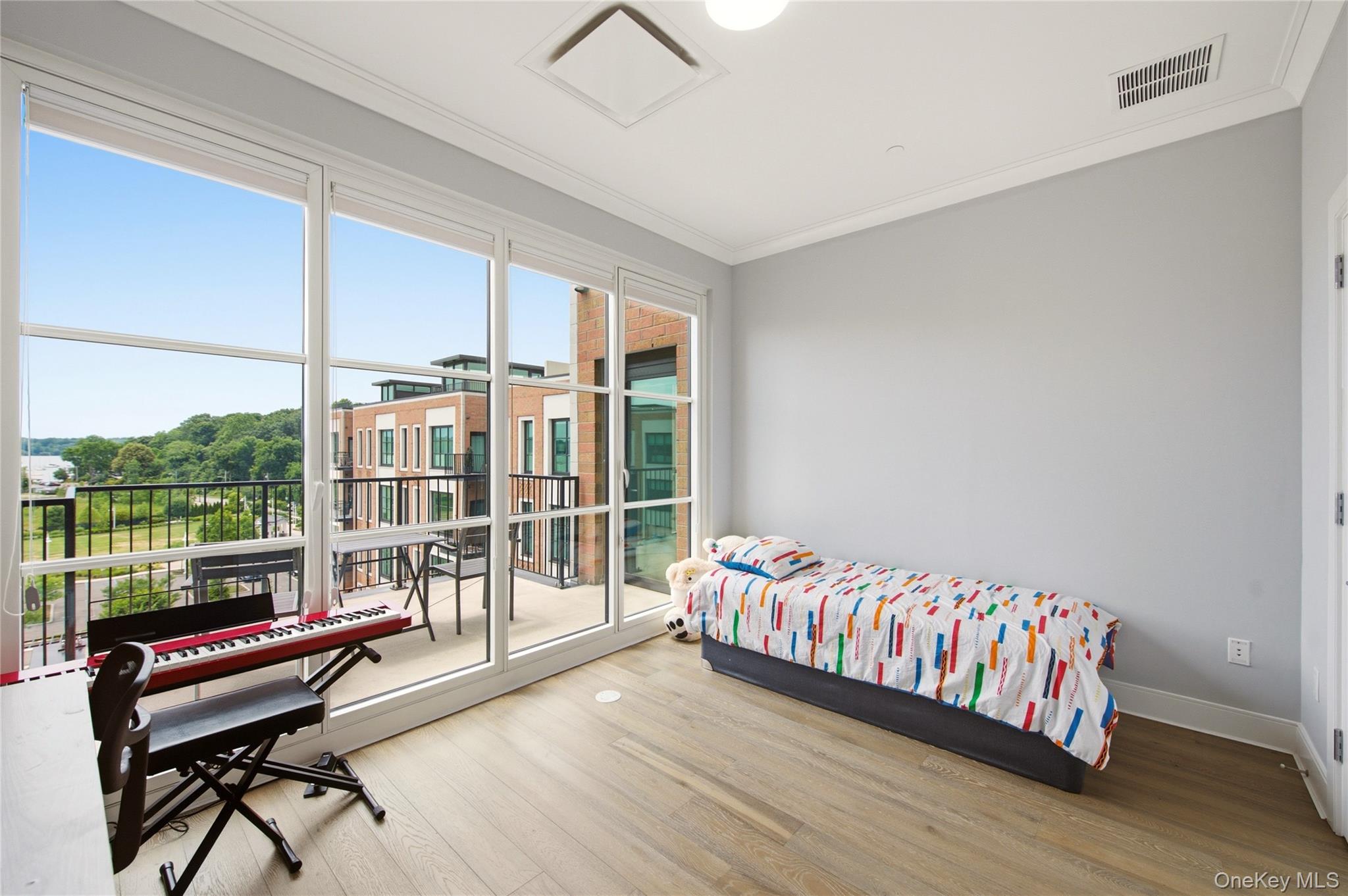 100 Garvies Point Road Unit: 1311